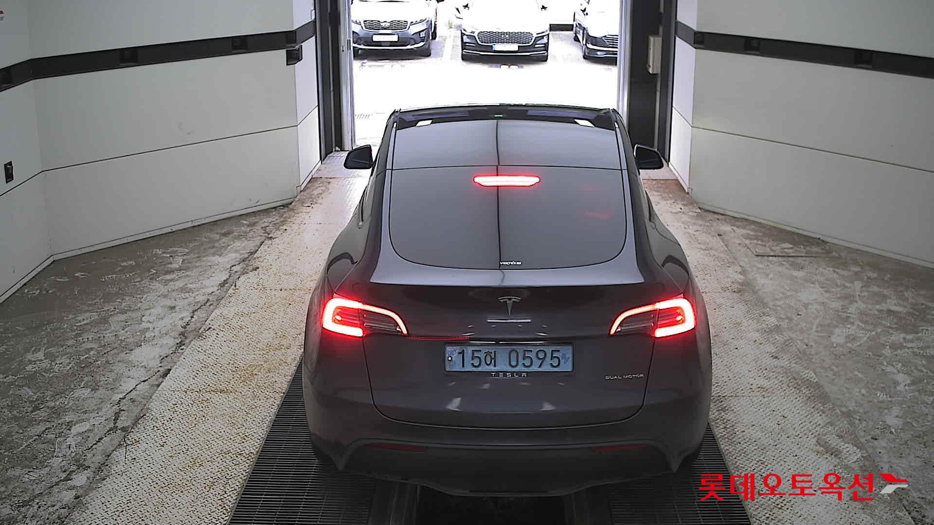 2022 - tesla model y