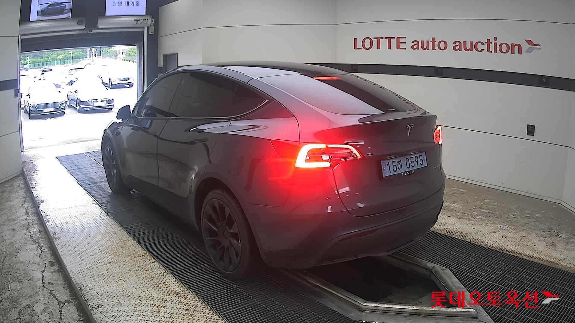2022 - tesla model y
