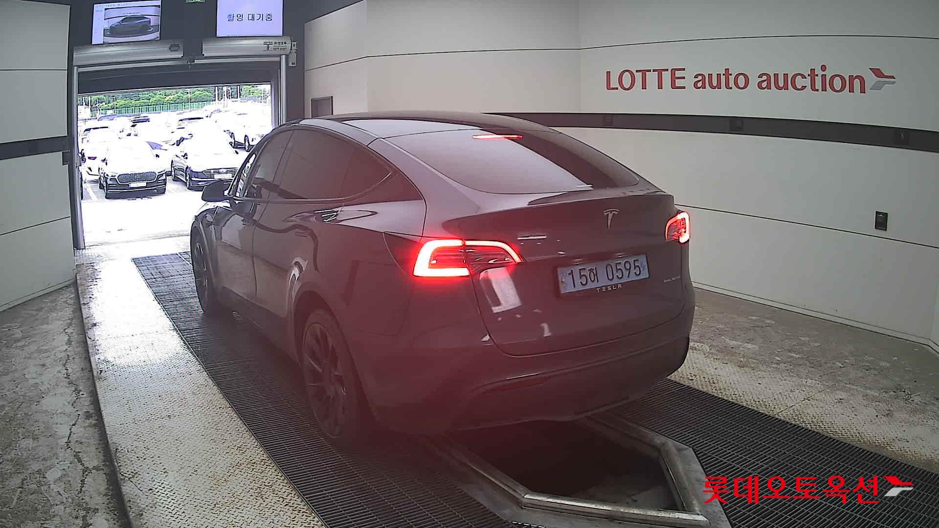 2022 - tesla model y