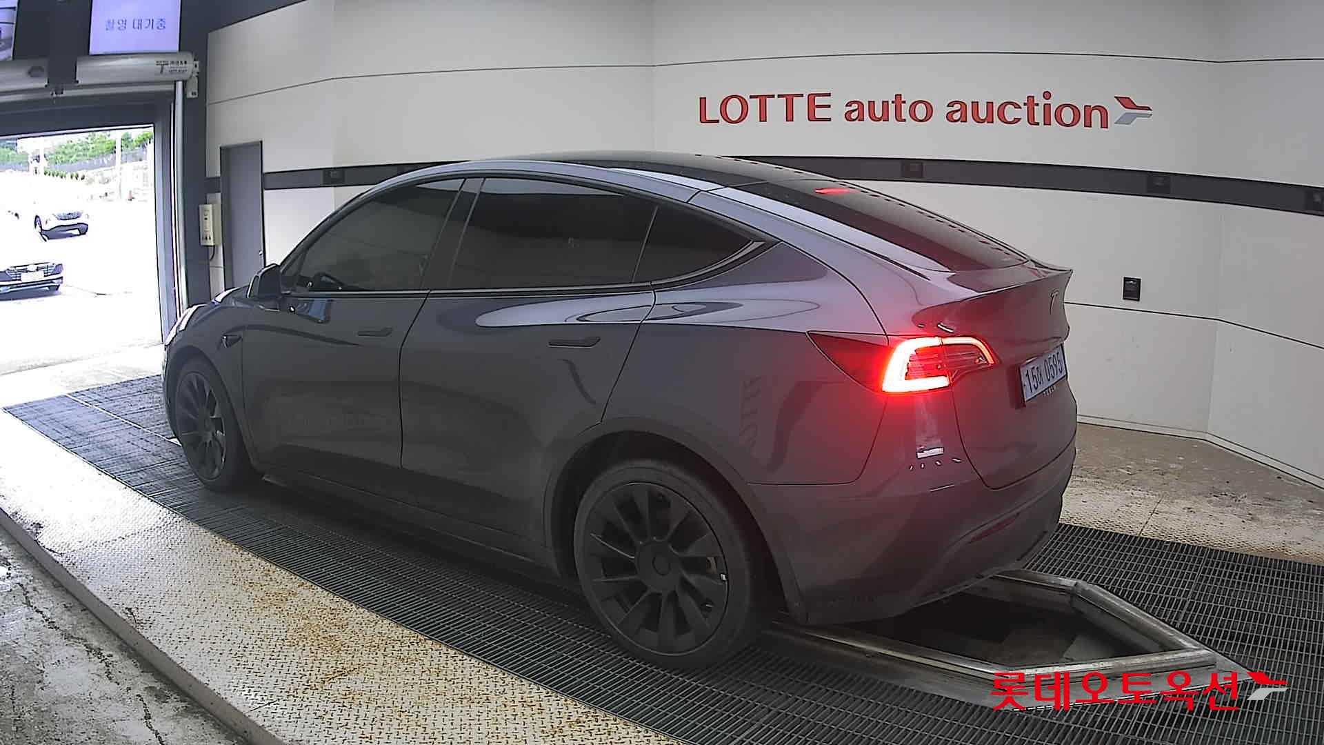 2022 - tesla model y