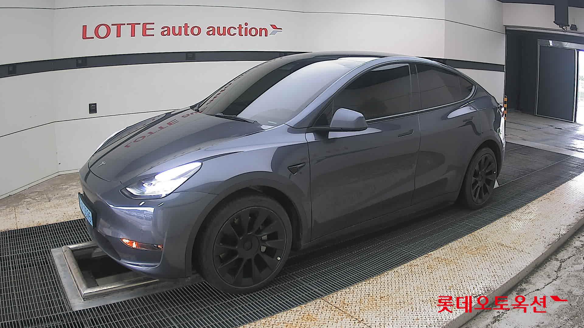 2022 - tesla model y