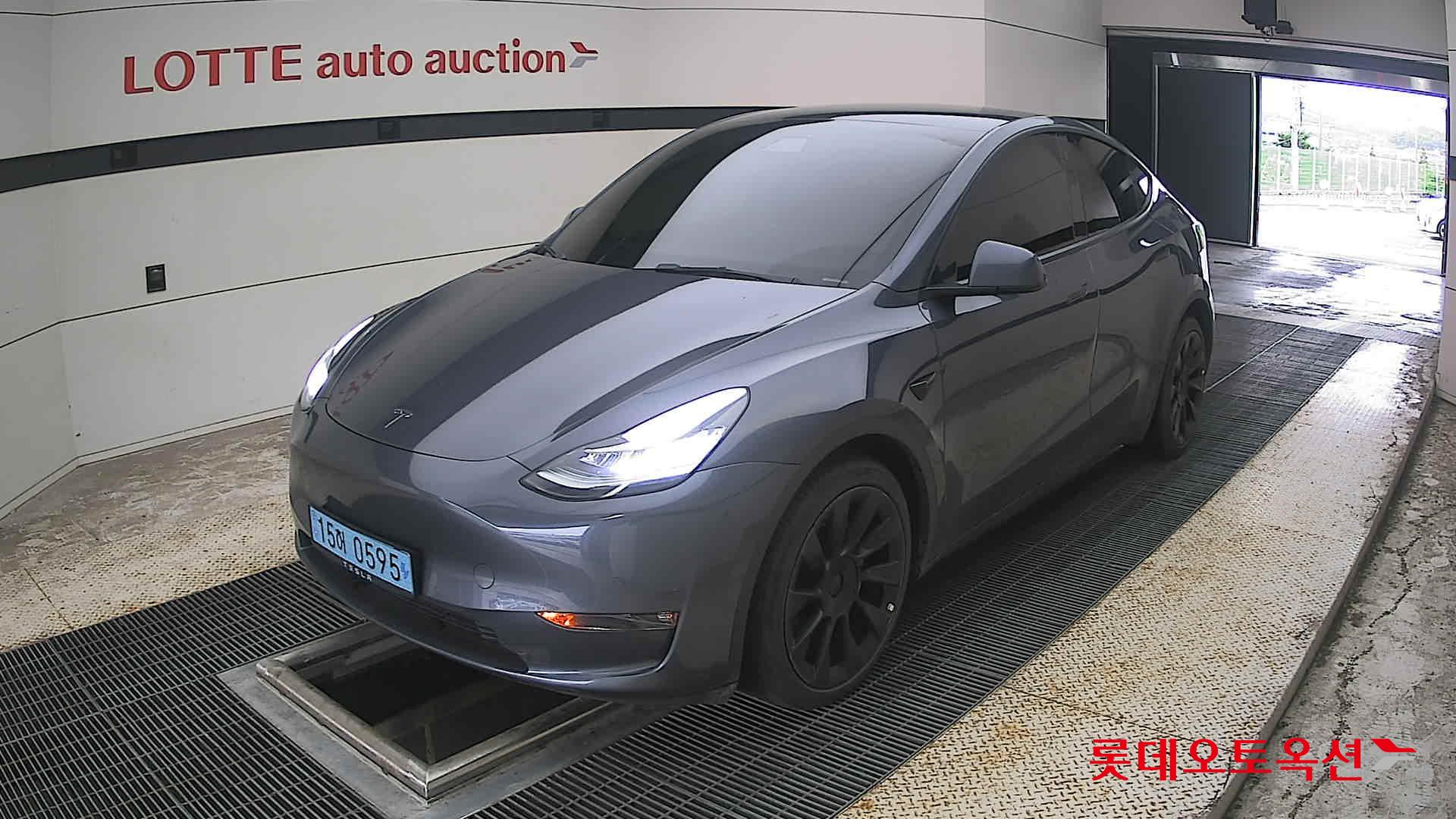 2022 - tesla model y