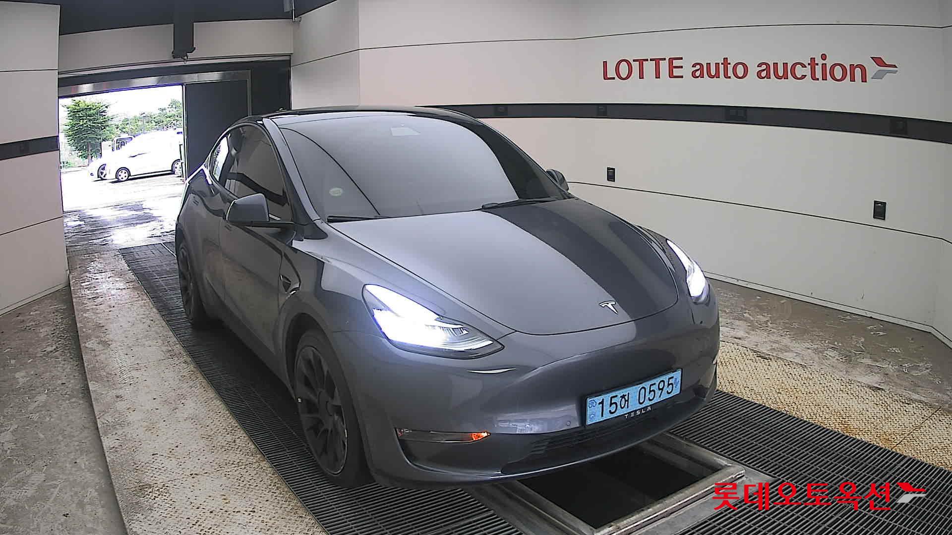 2022 - tesla model y