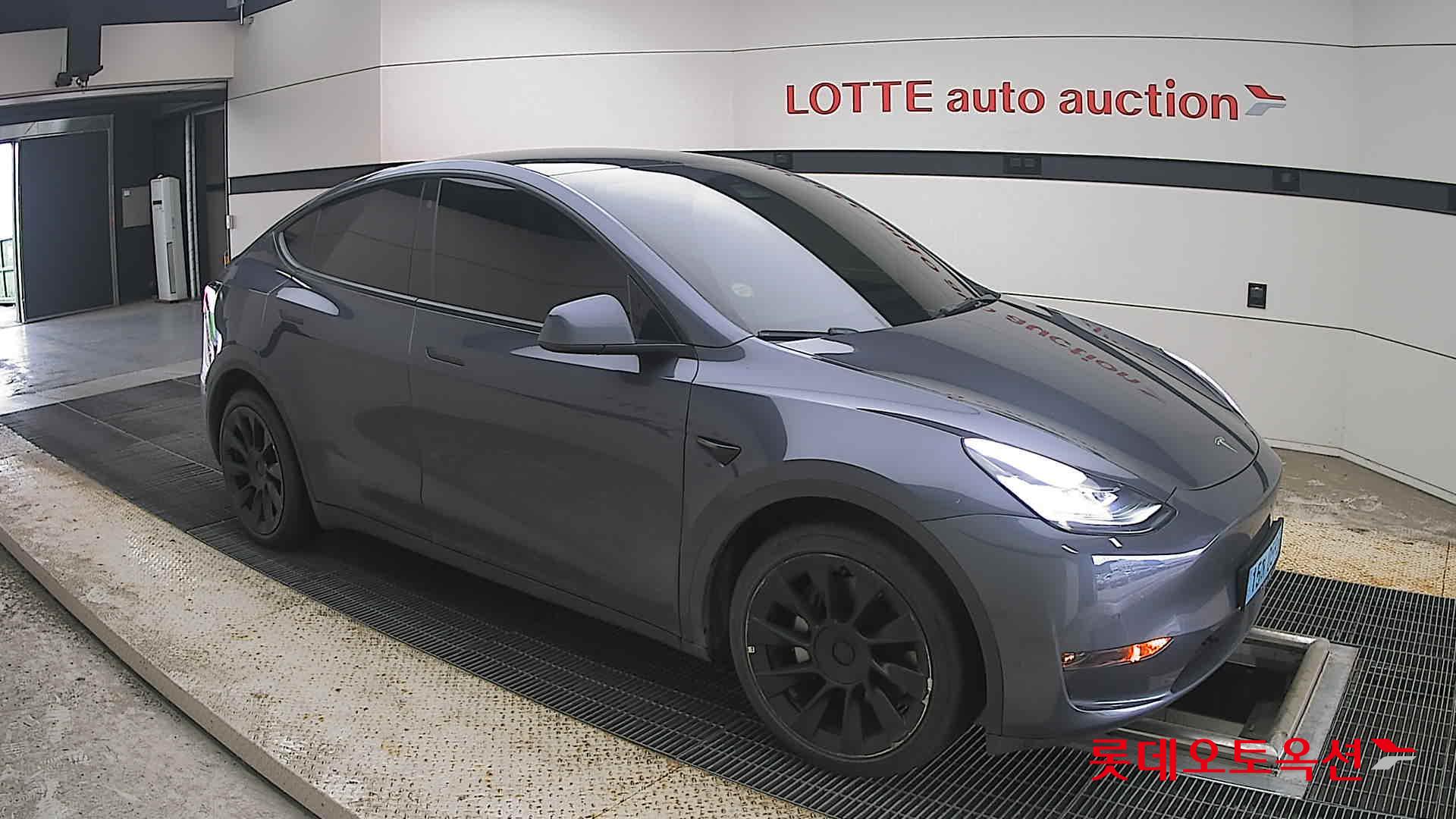 2022 - tesla model y