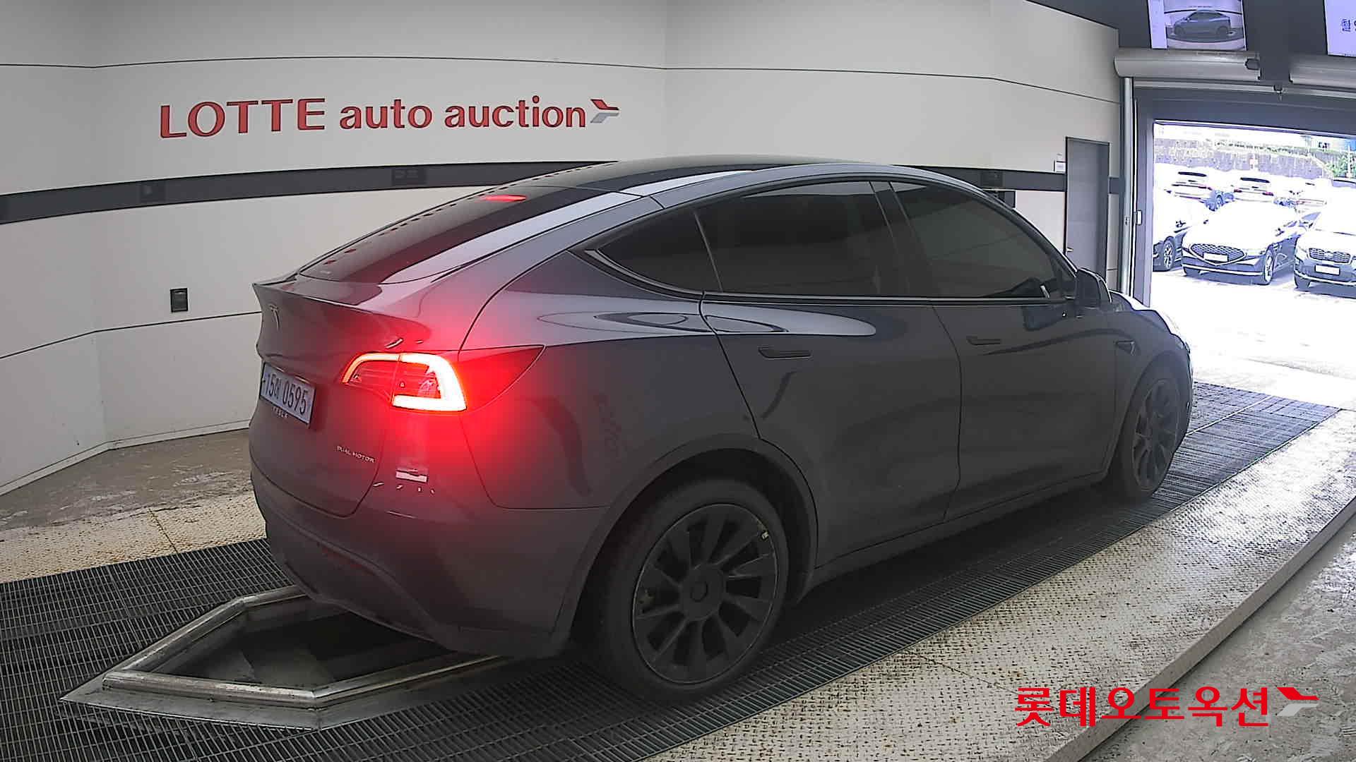 2022 - tesla model y