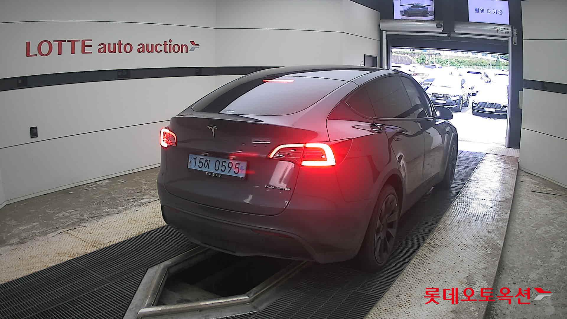 2022 - tesla model y