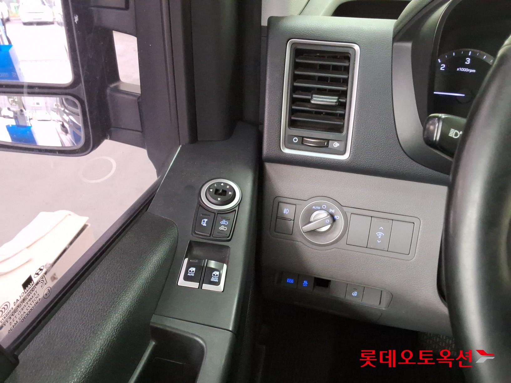 2018 - hyundai solati