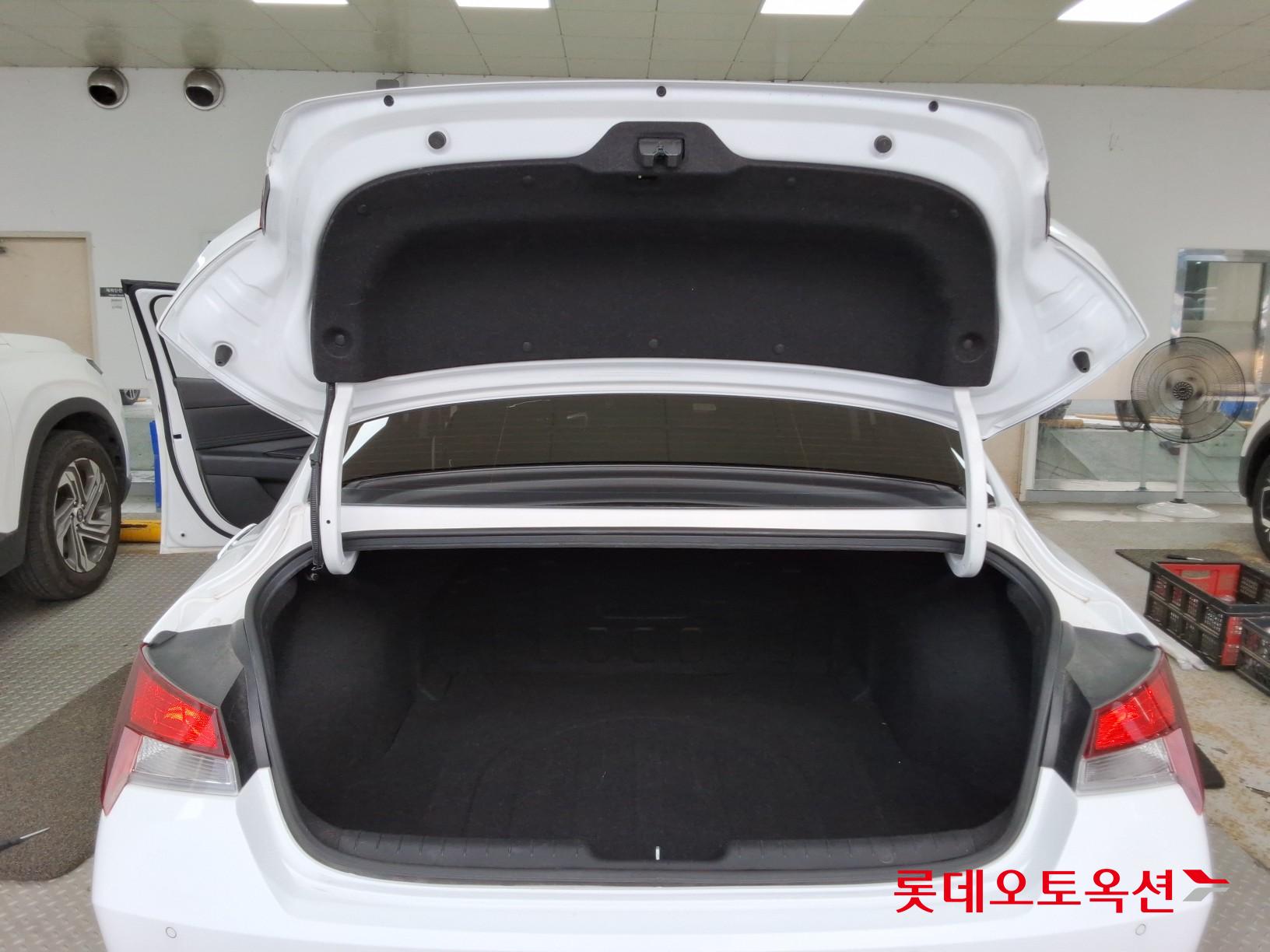 2021 - hyundai avante