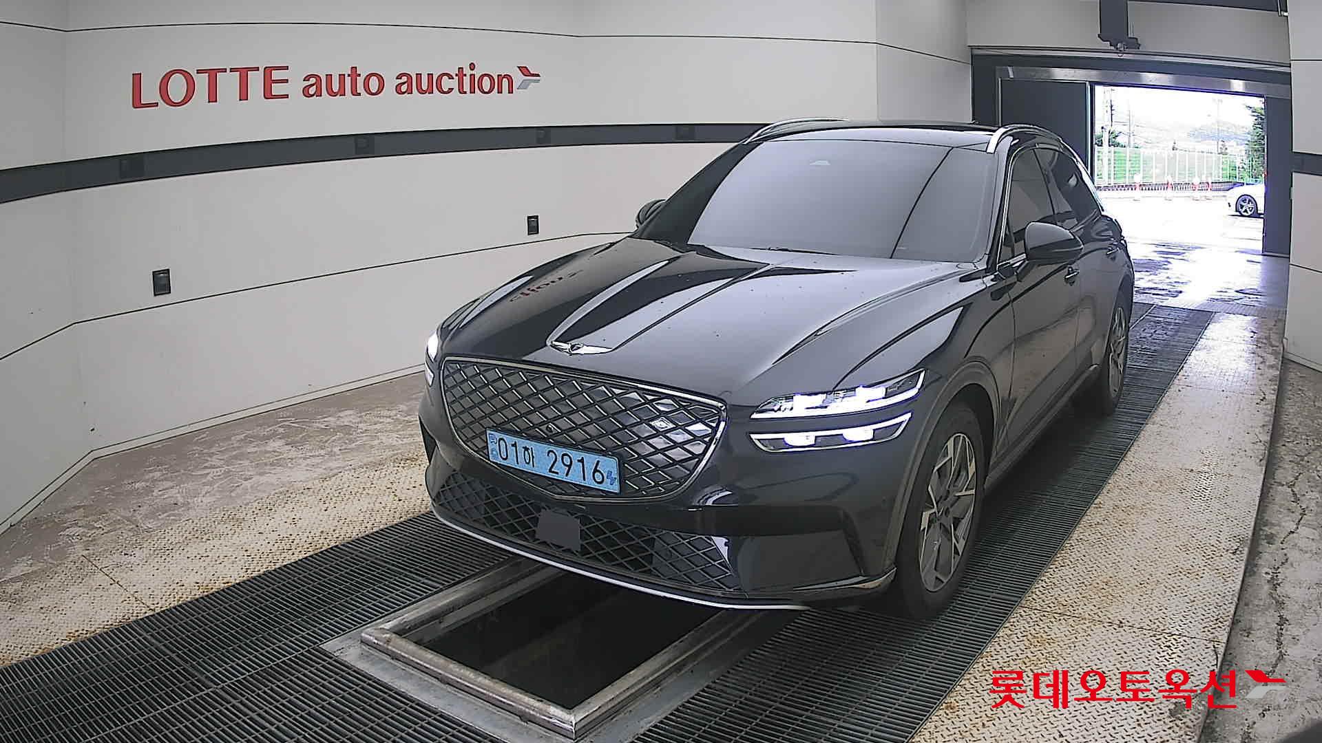 2022 - genesis gv70
