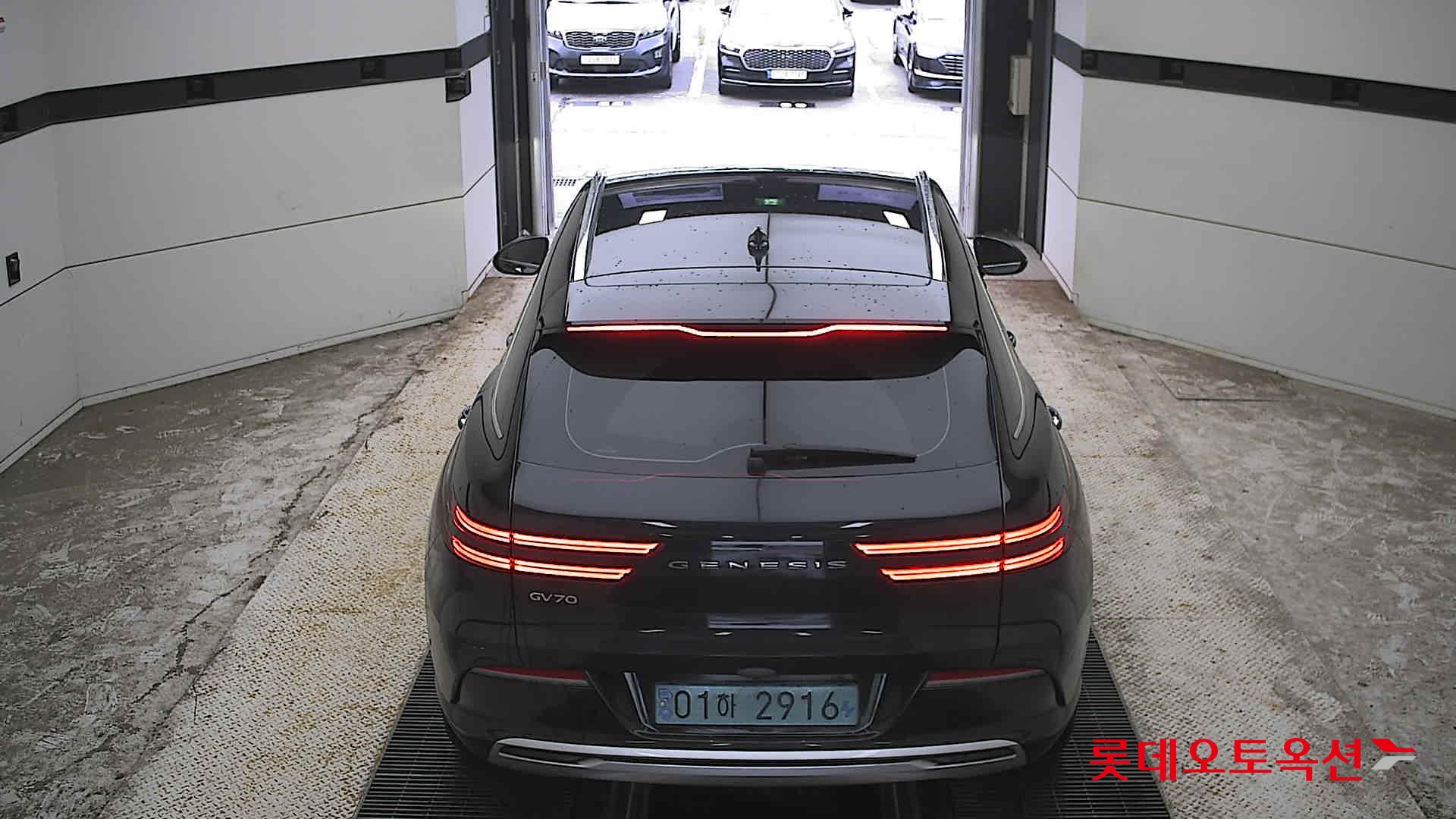 2022 - genesis gv70