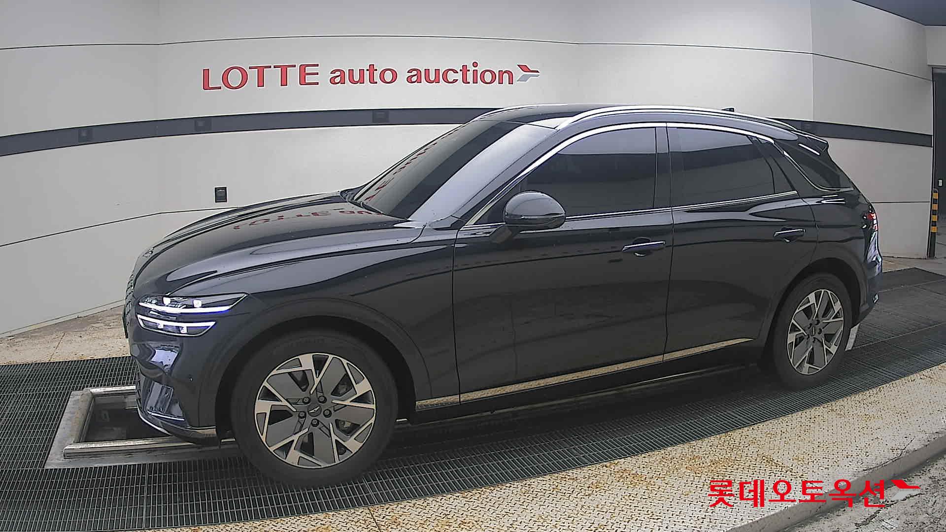 2022 - genesis gv70