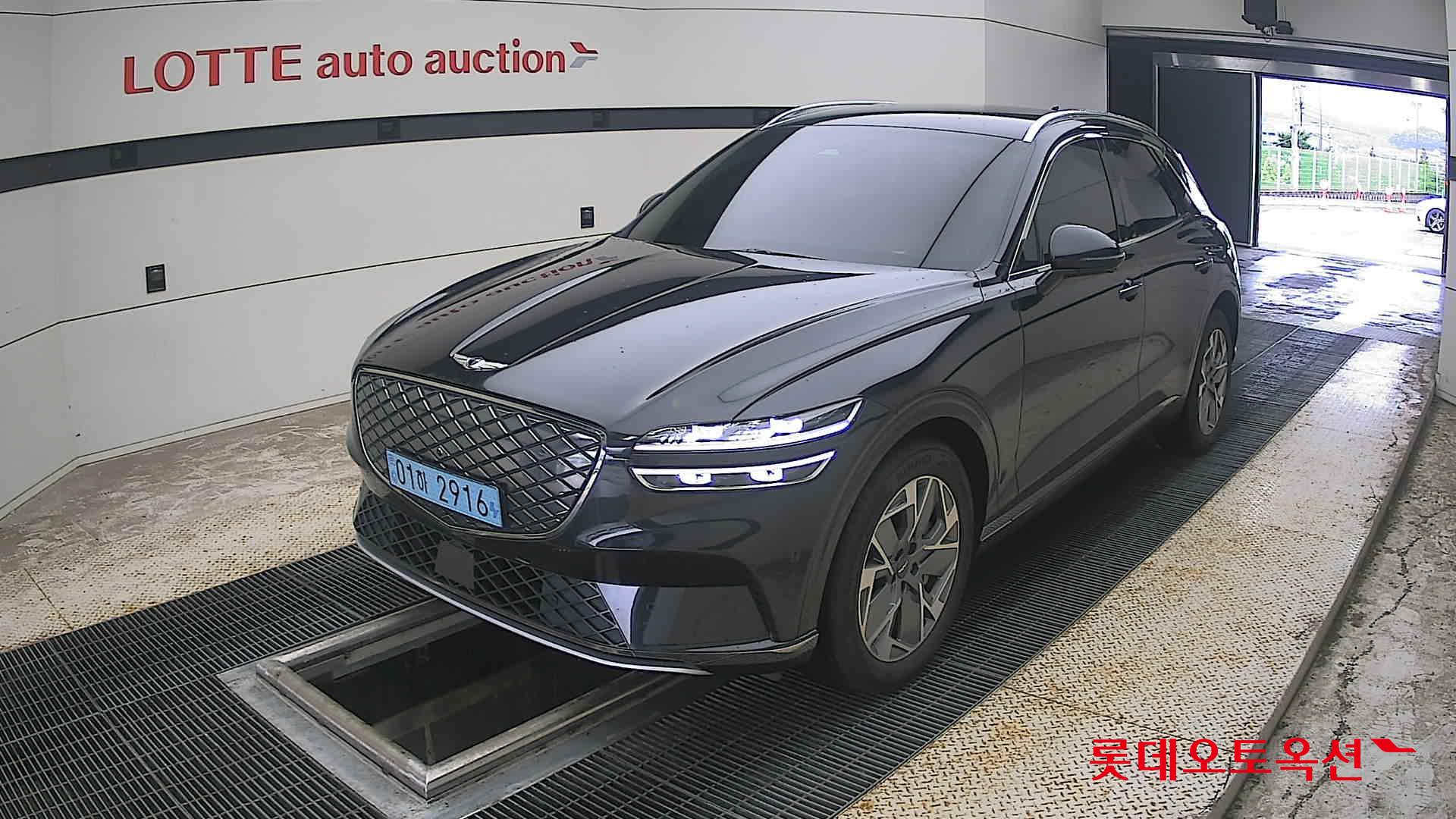 2022 - genesis gv70
