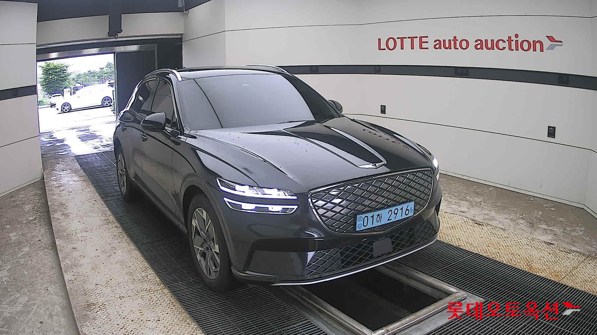 2022 - genesis gv70