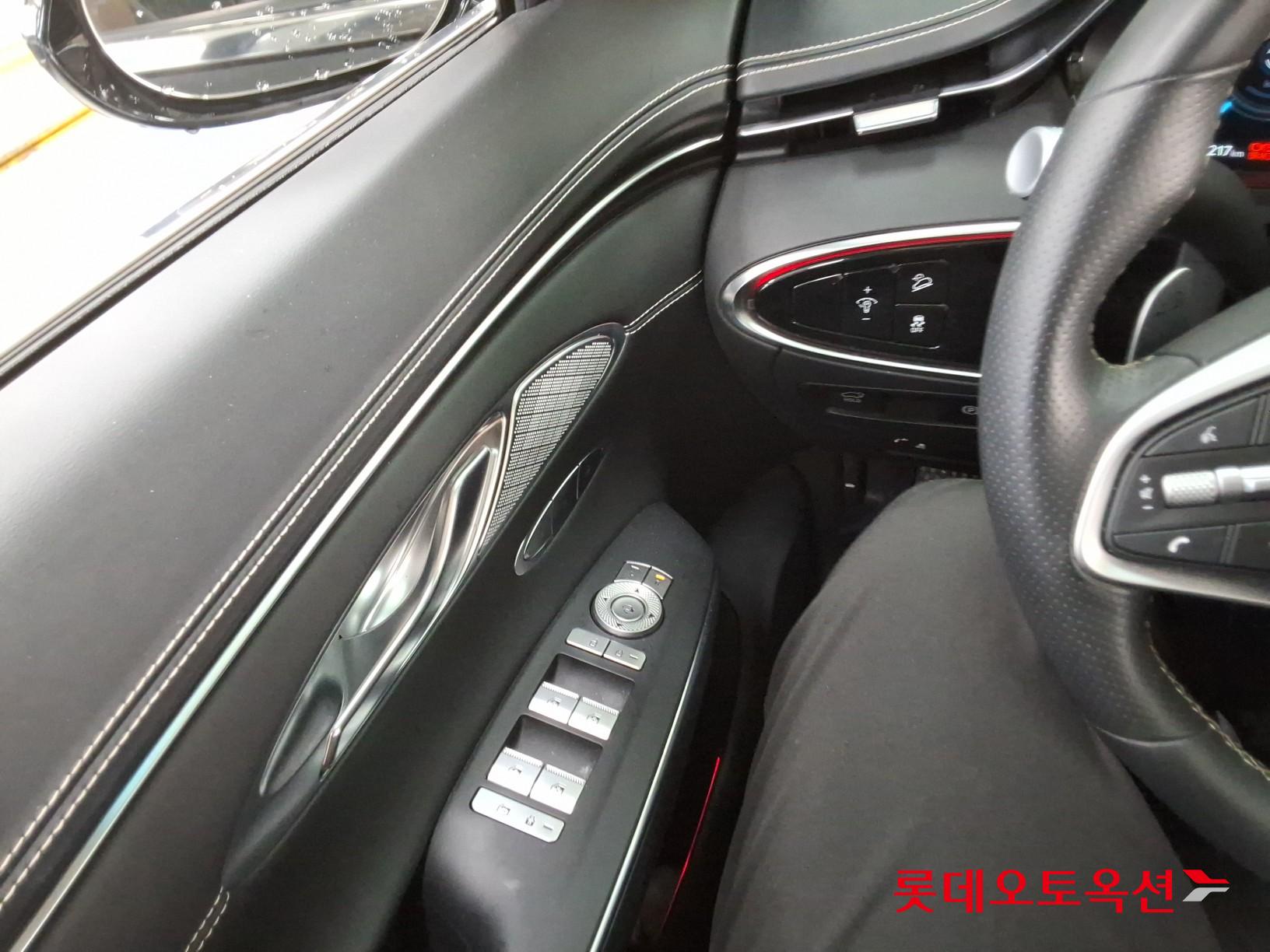 2022 - genesis gv70