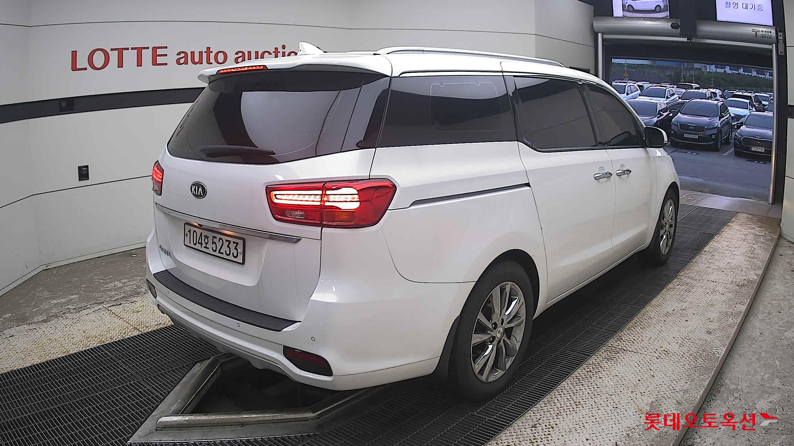 2020 - kia carnival