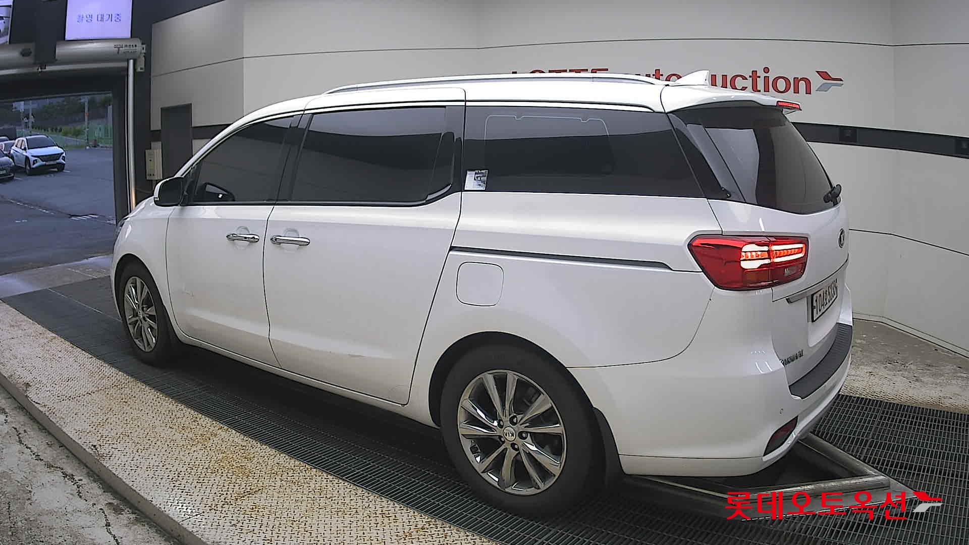 2020 - kia carnival