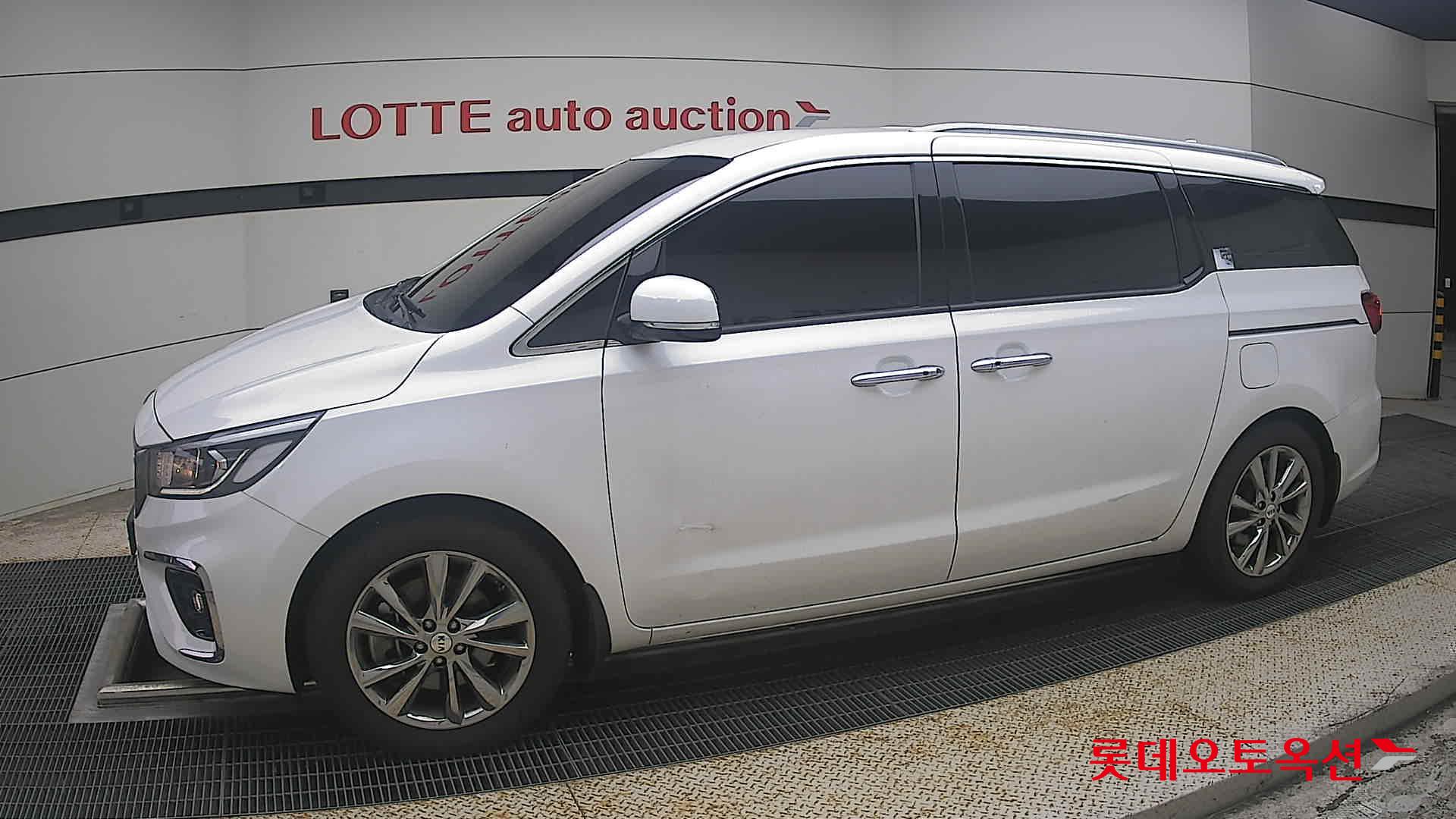 2020 - kia carnival