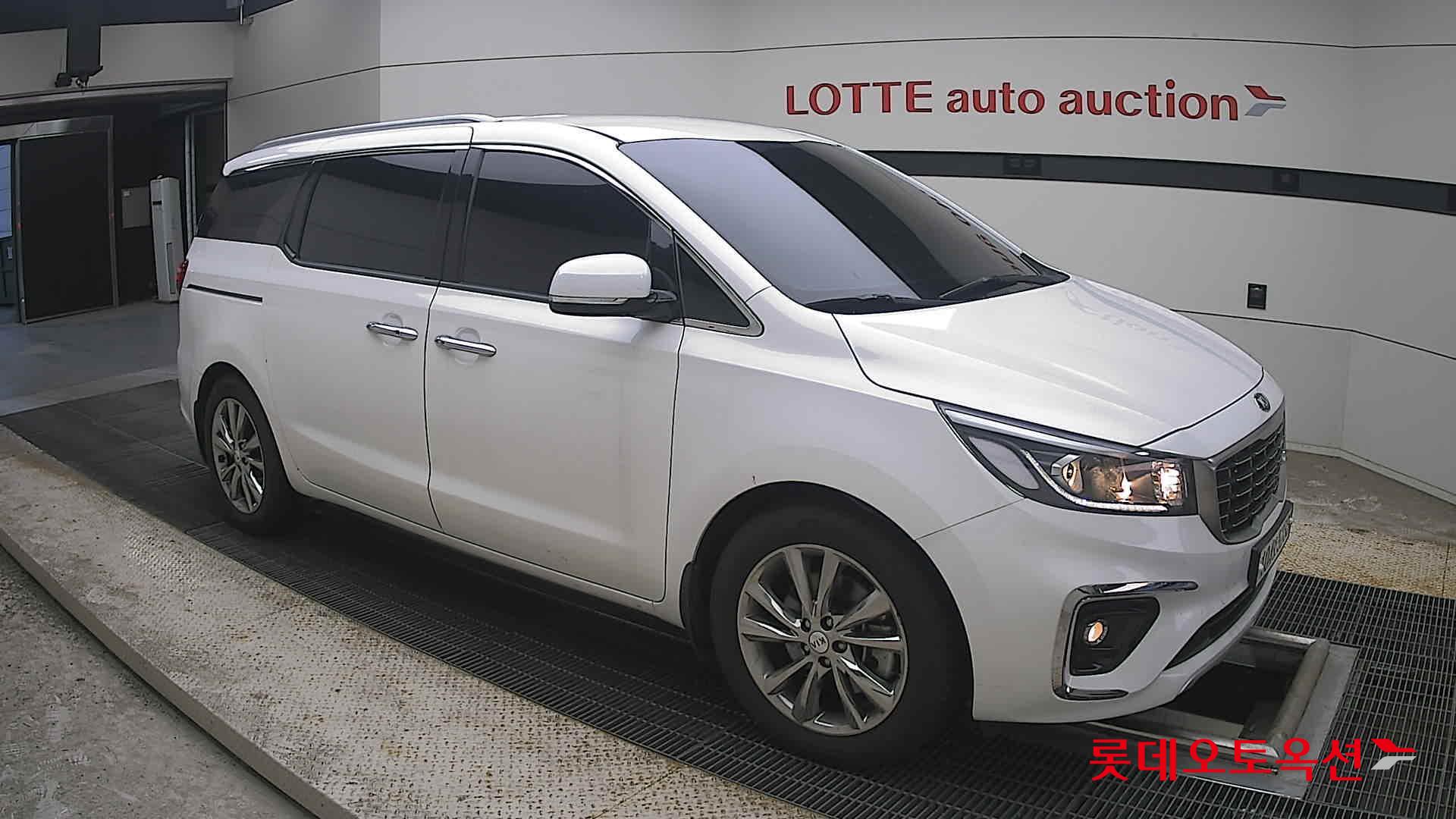 2020 - kia carnival