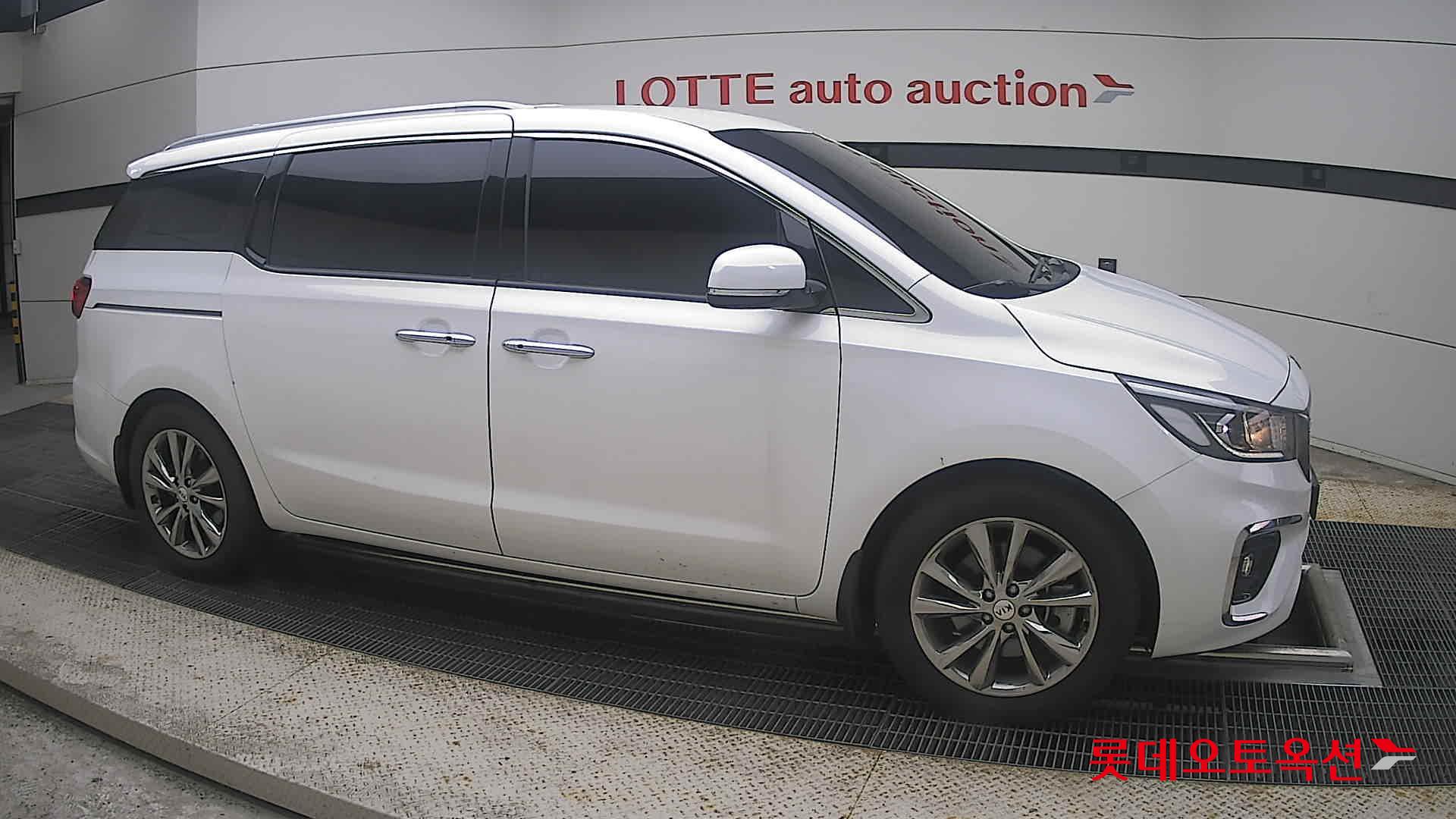 2020 - kia carnival