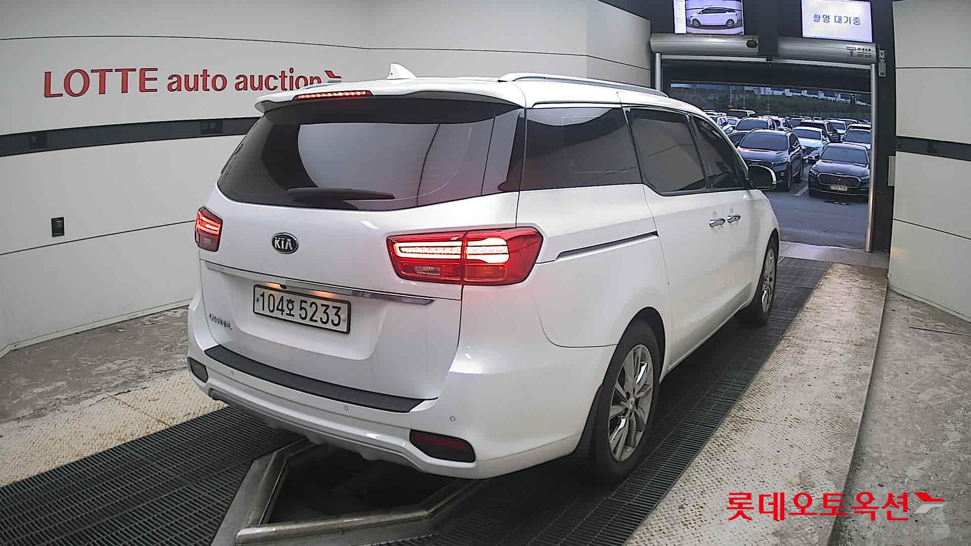 2020 - kia carnival