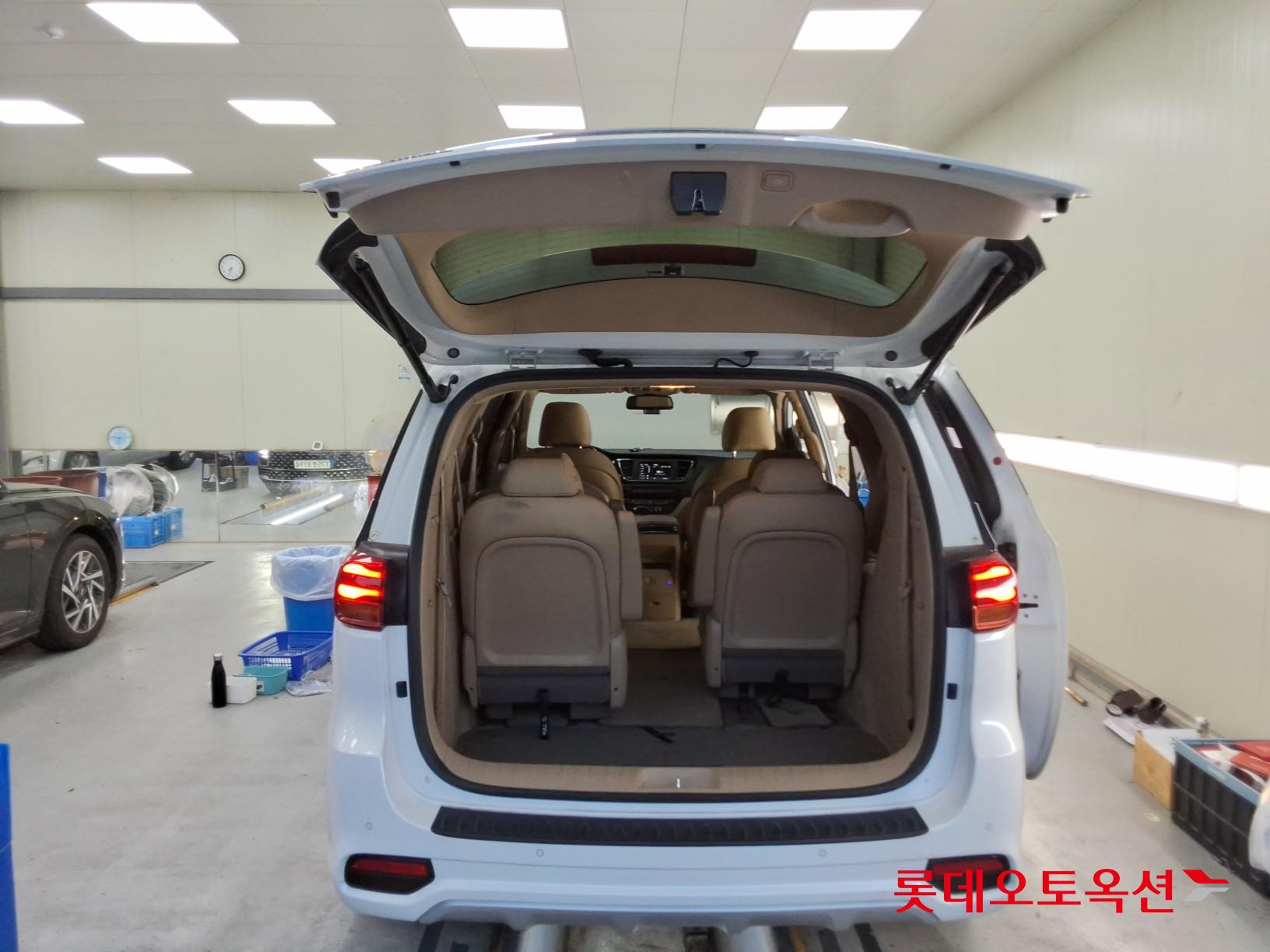 2020 - kia carnival