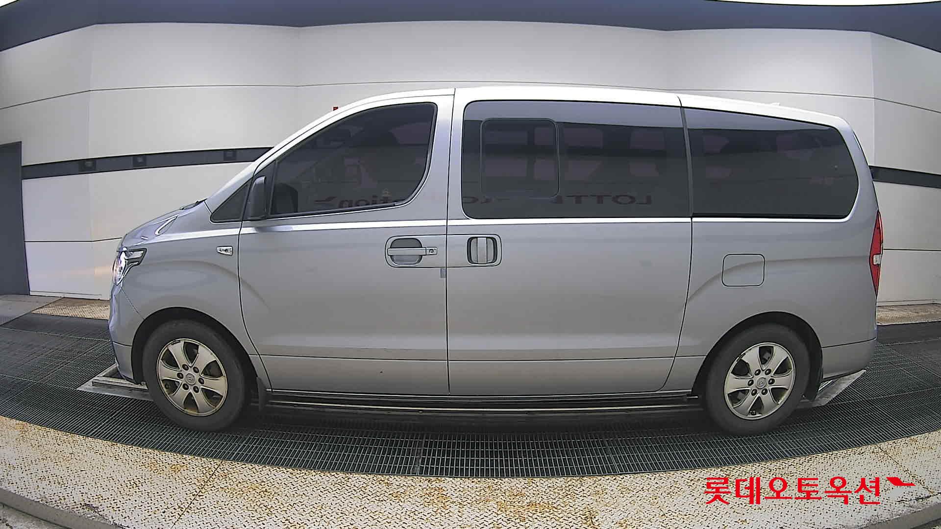 2021 - hyundai grand starex