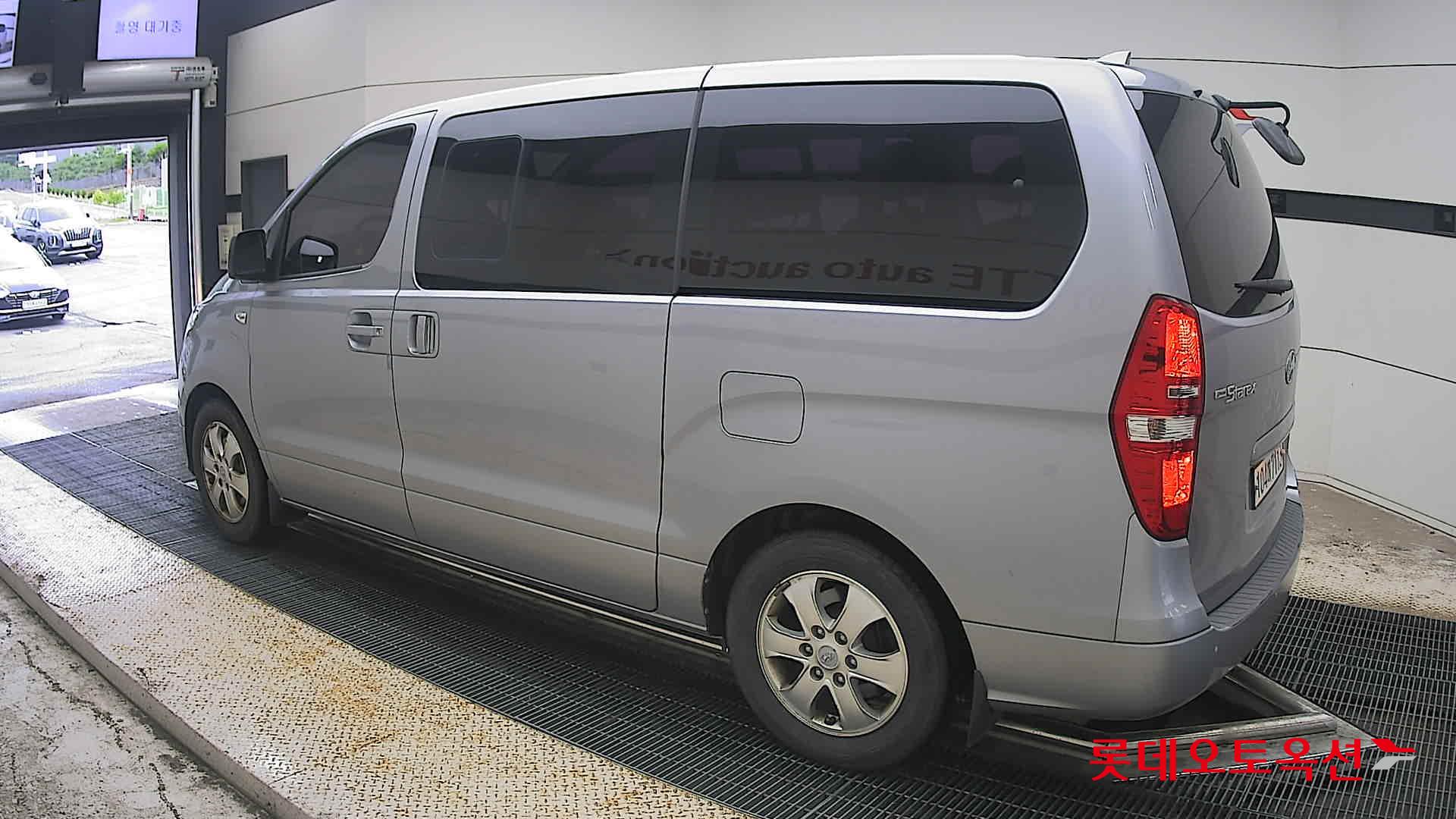 2021 - hyundai grand starex