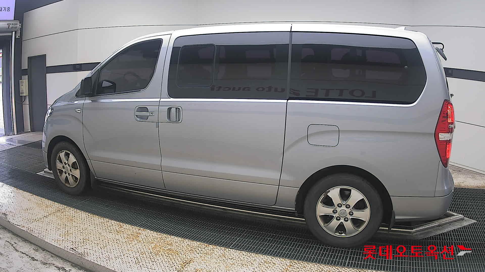 2021 - hyundai grand starex
