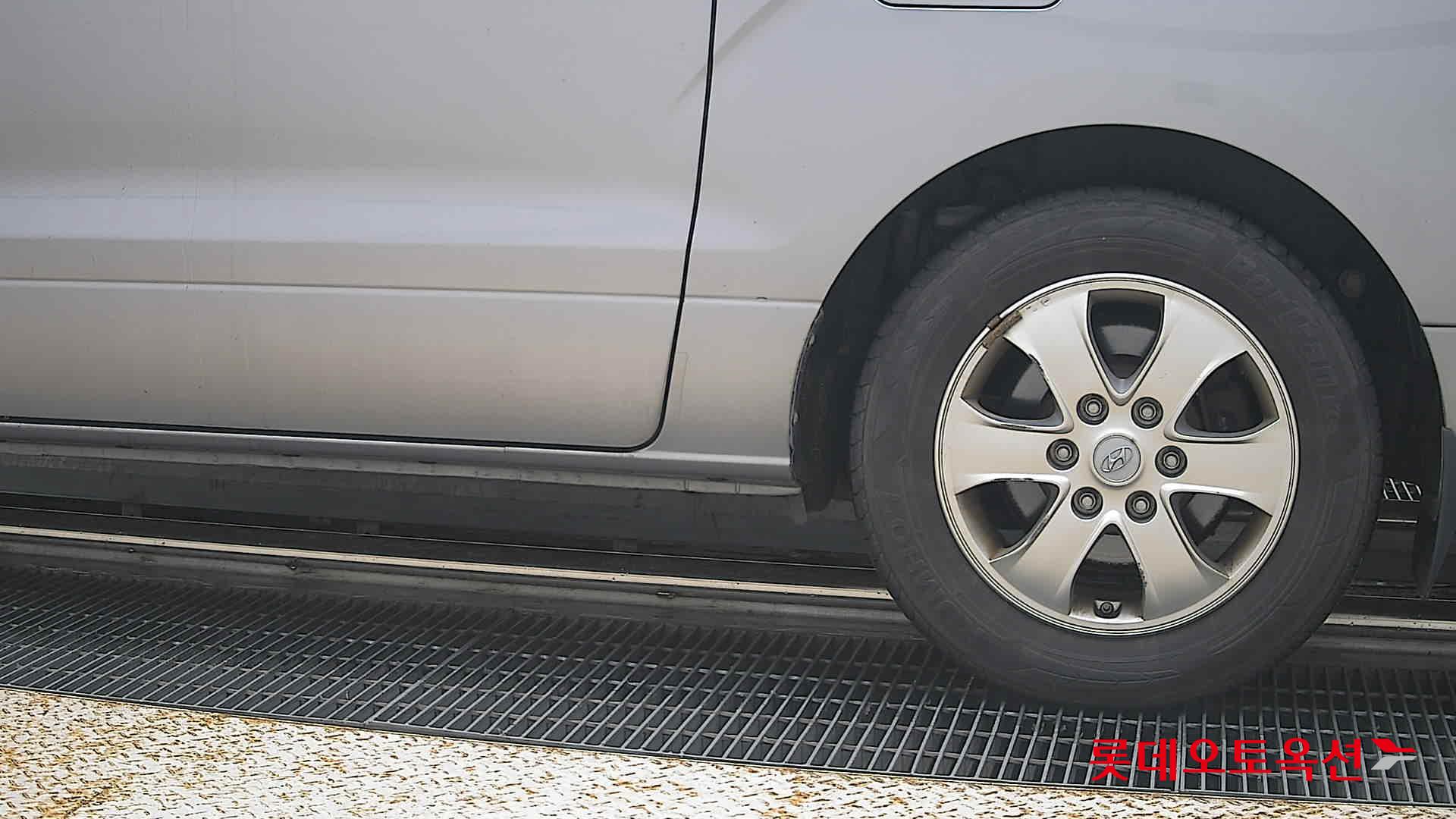 2021 - hyundai grand starex
