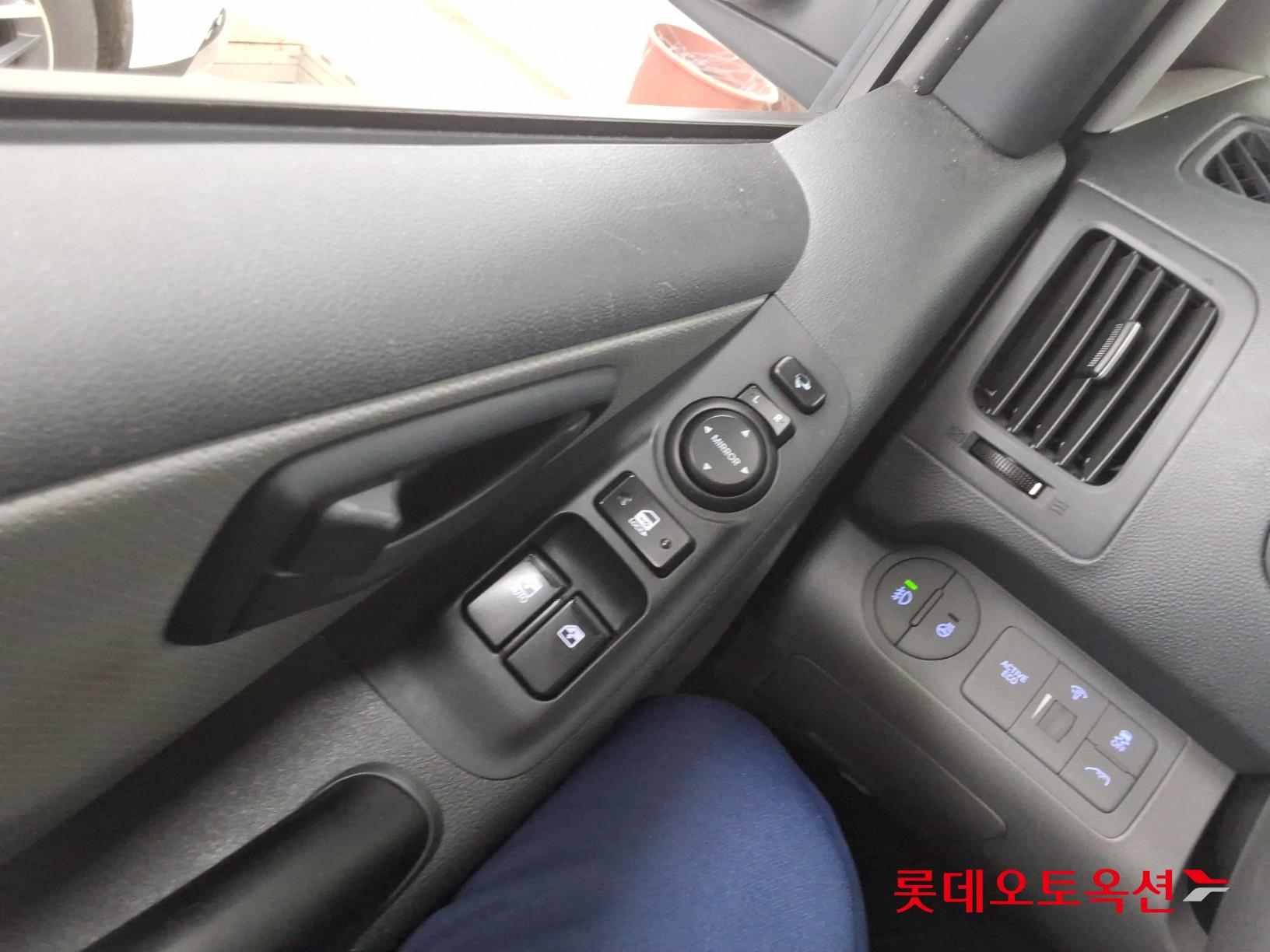 2021 - hyundai grand starex