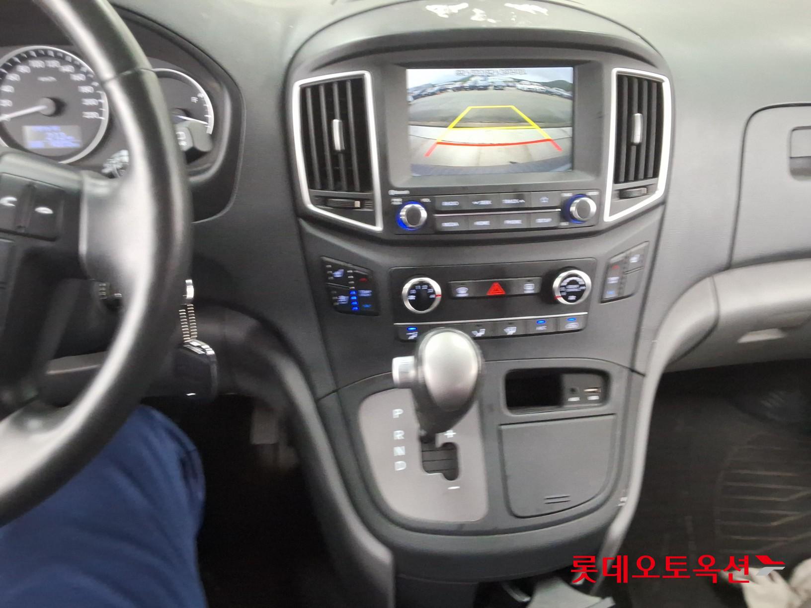 2021 - hyundai grand starex