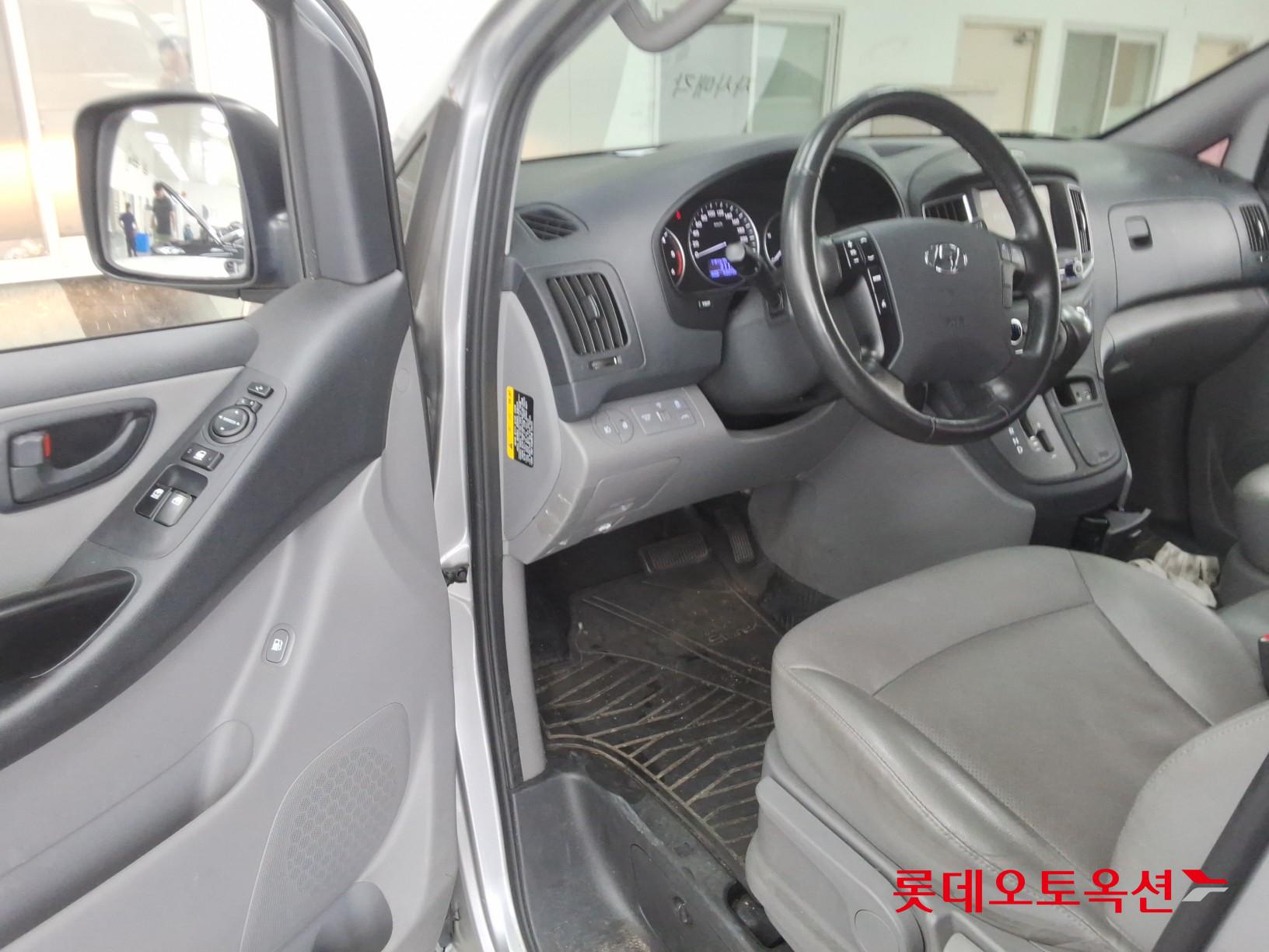 2021 - hyundai grand starex