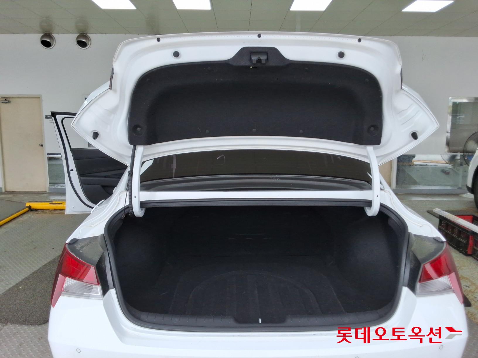 2021 - hyundai avante