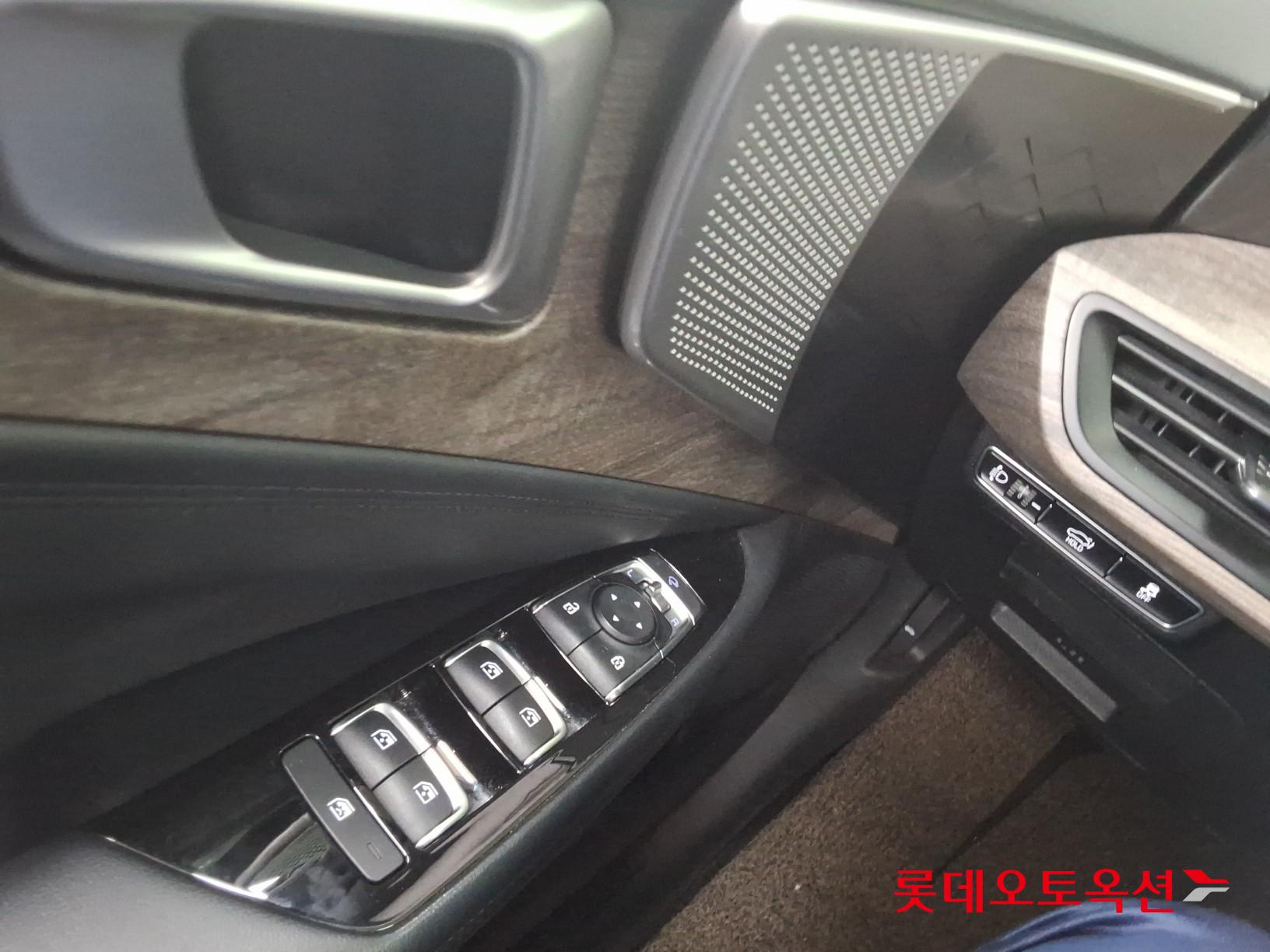 2023 - kia k8
