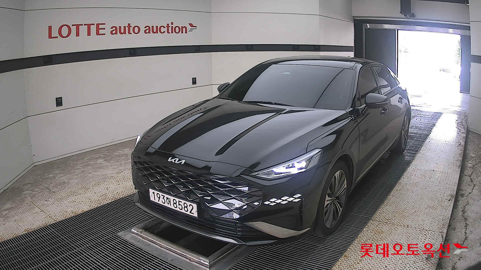 2023 - kia k8