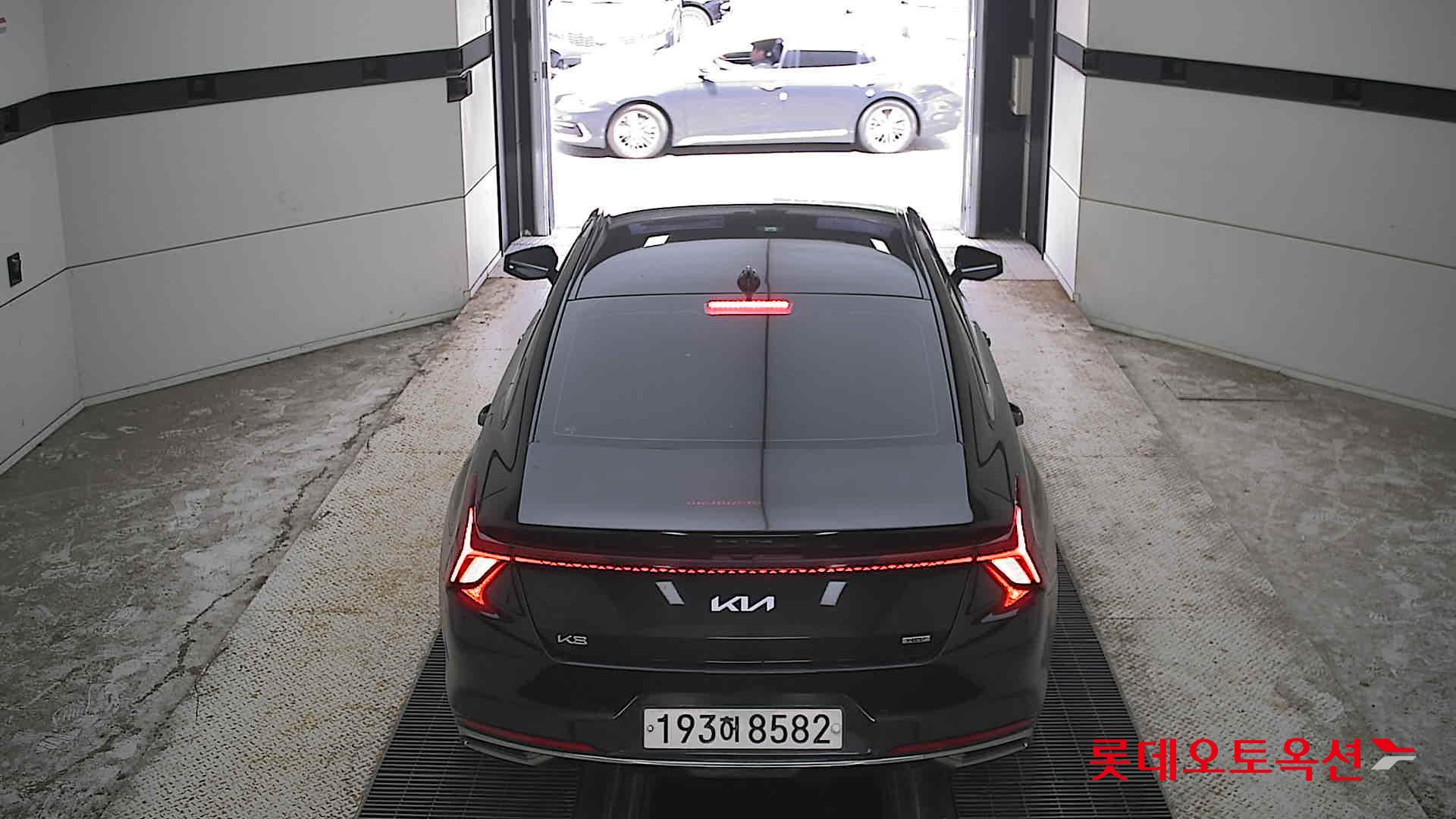2023 - kia k8
