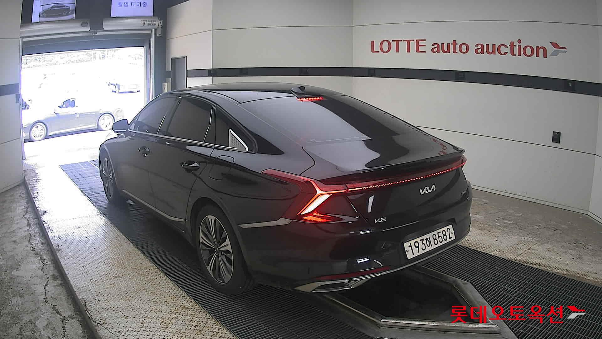 2023 - kia k8