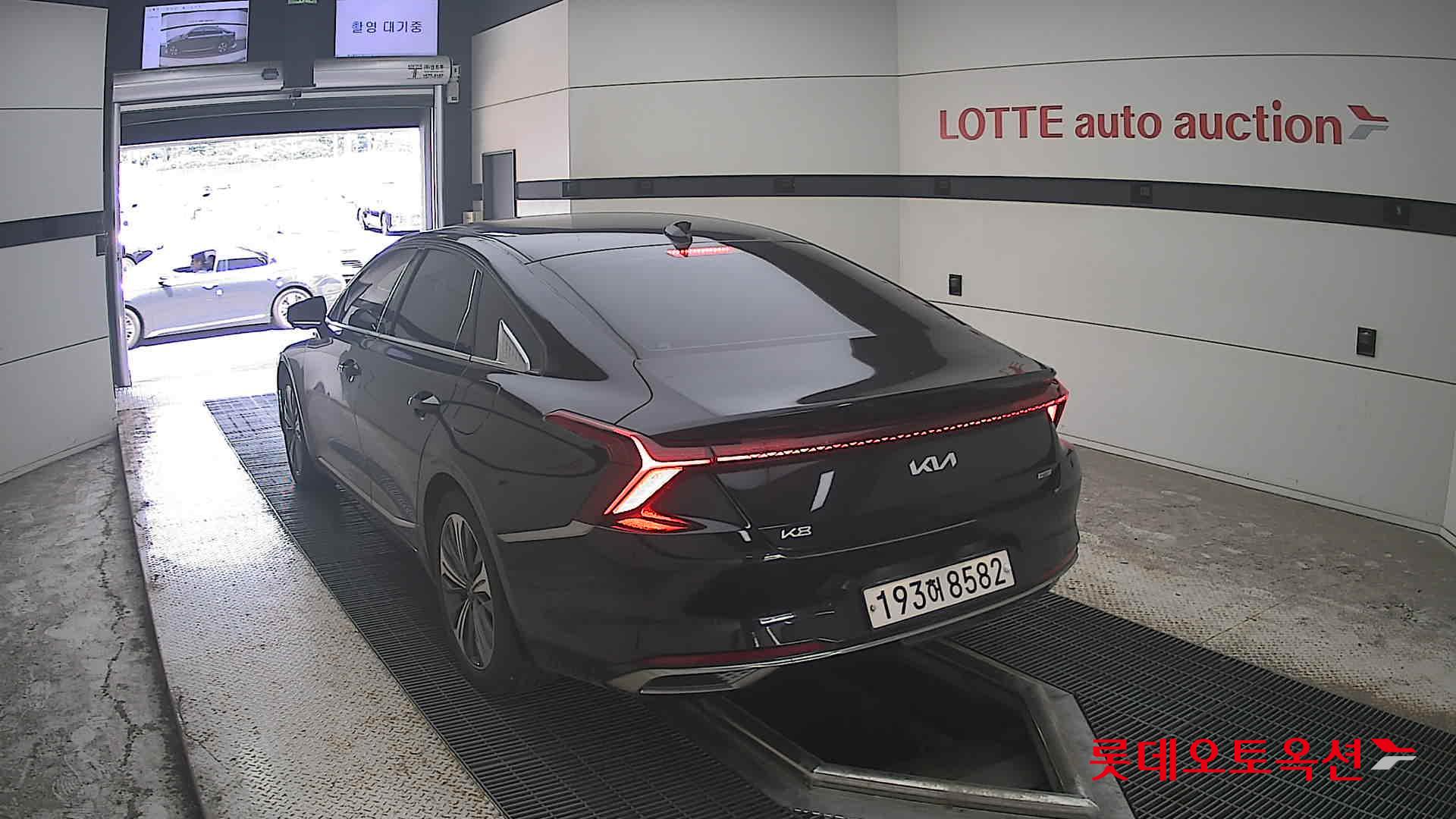 2023 - kia k8