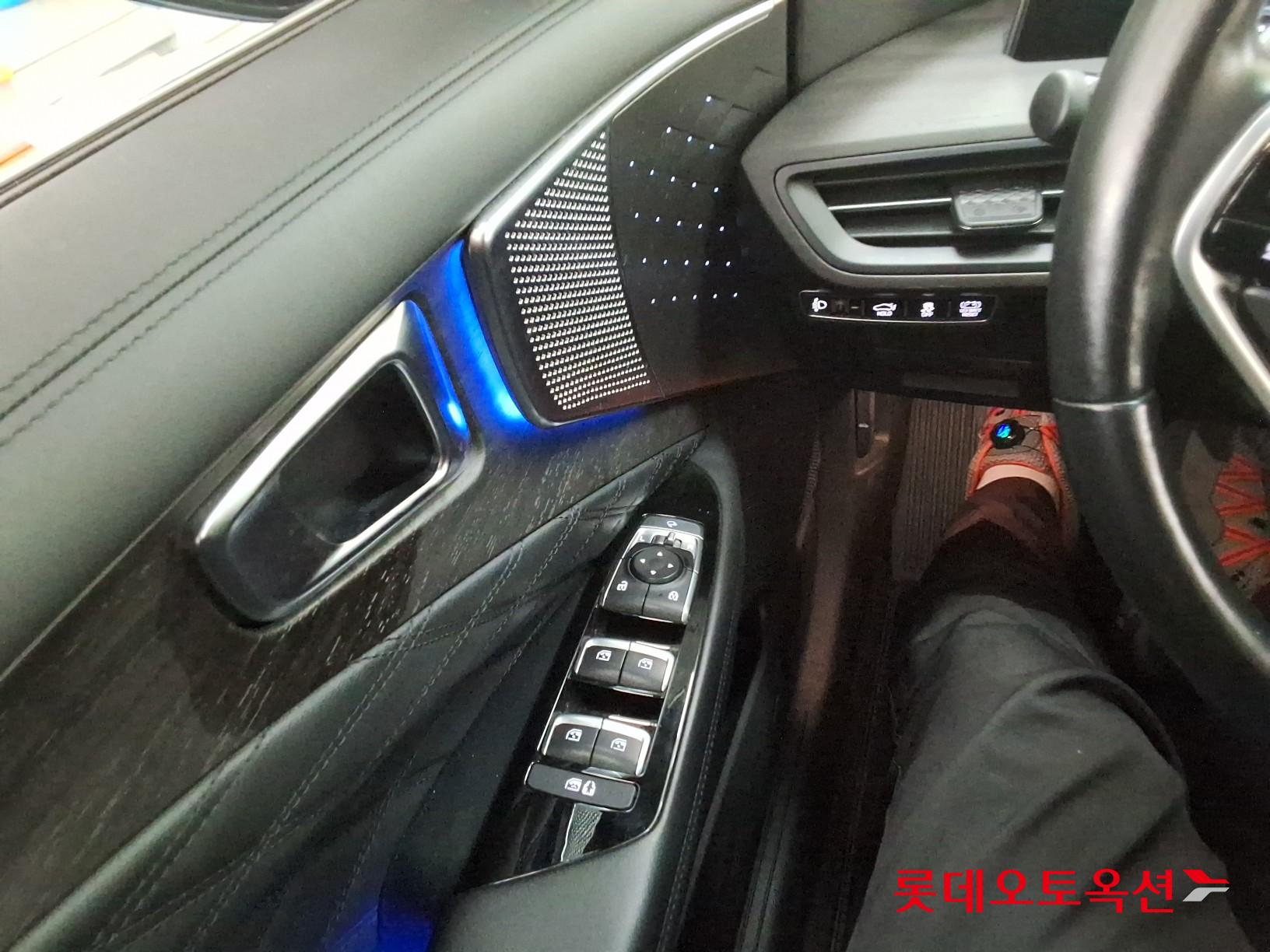 2023 - kia k8