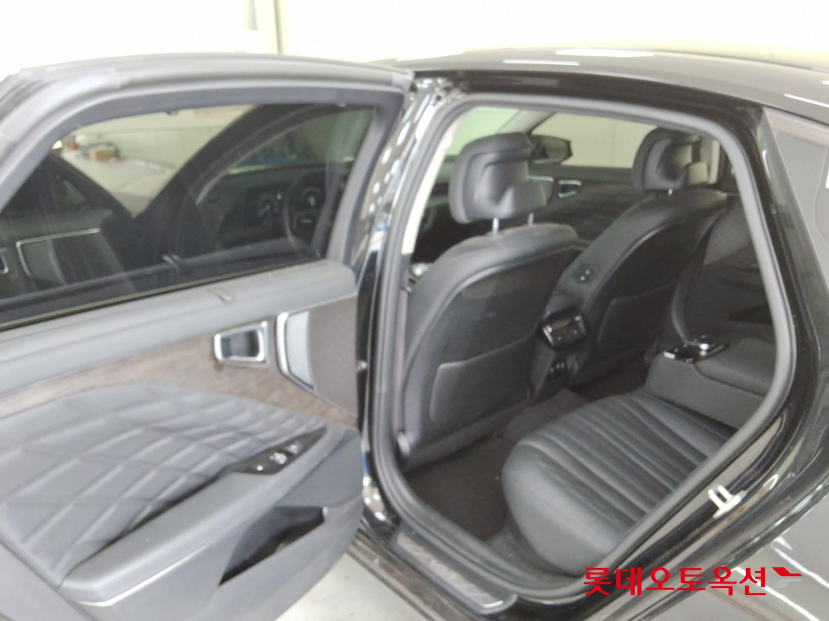 2023 - kia k8