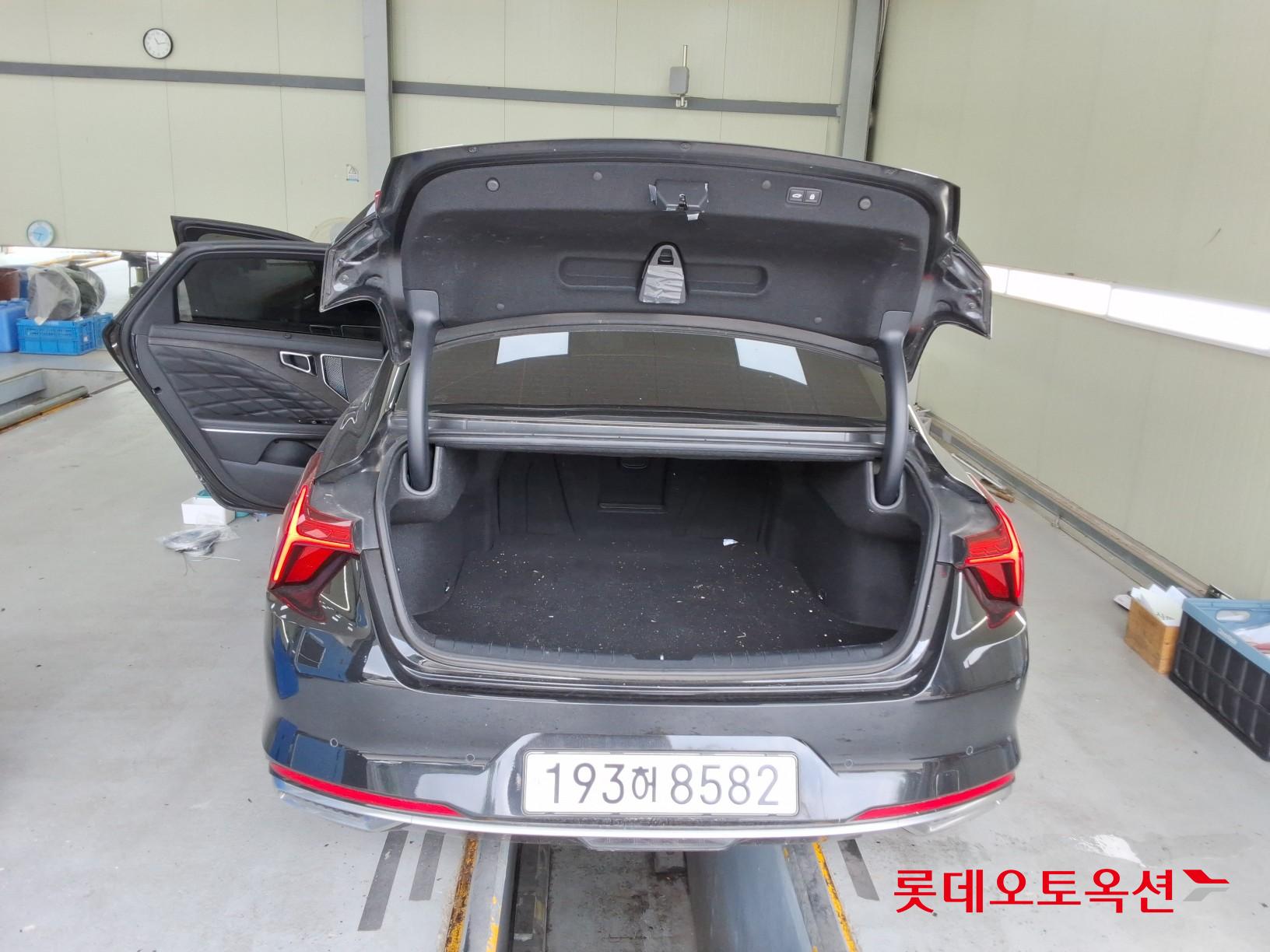 2023 - kia k8