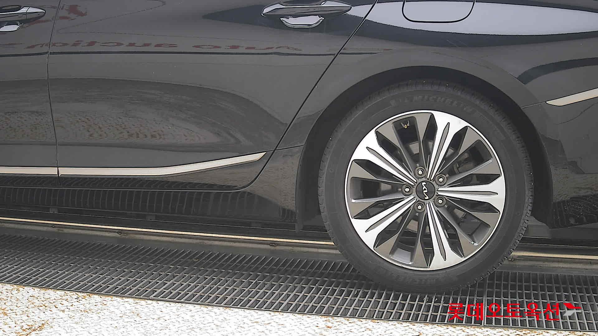 2024 - kia k8