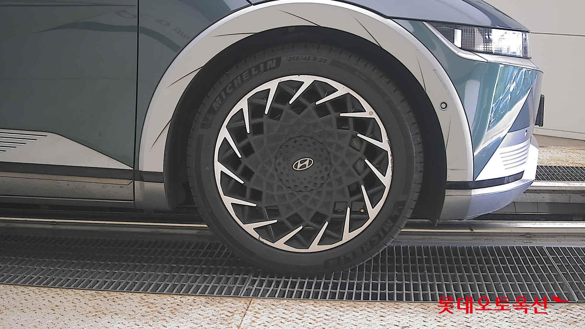 هيونداي Ioniq 2022 — صورة 23