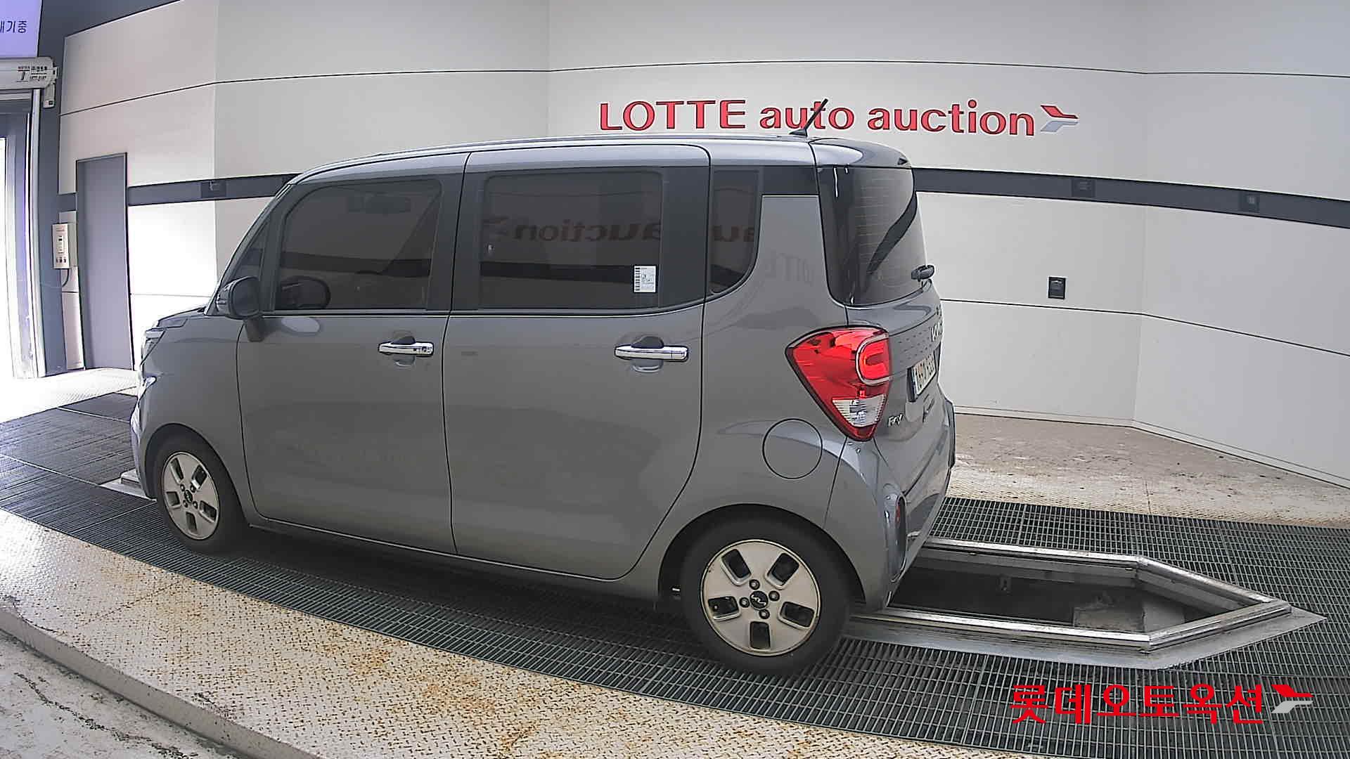 2022 - kia ray