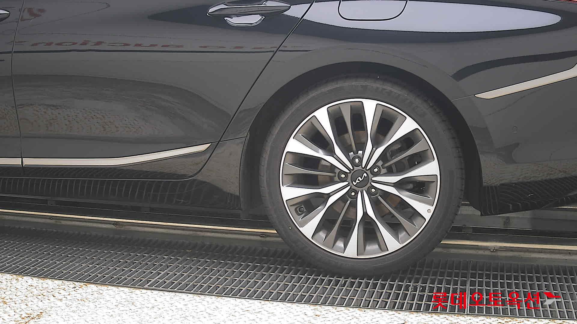 2023 - kia k8