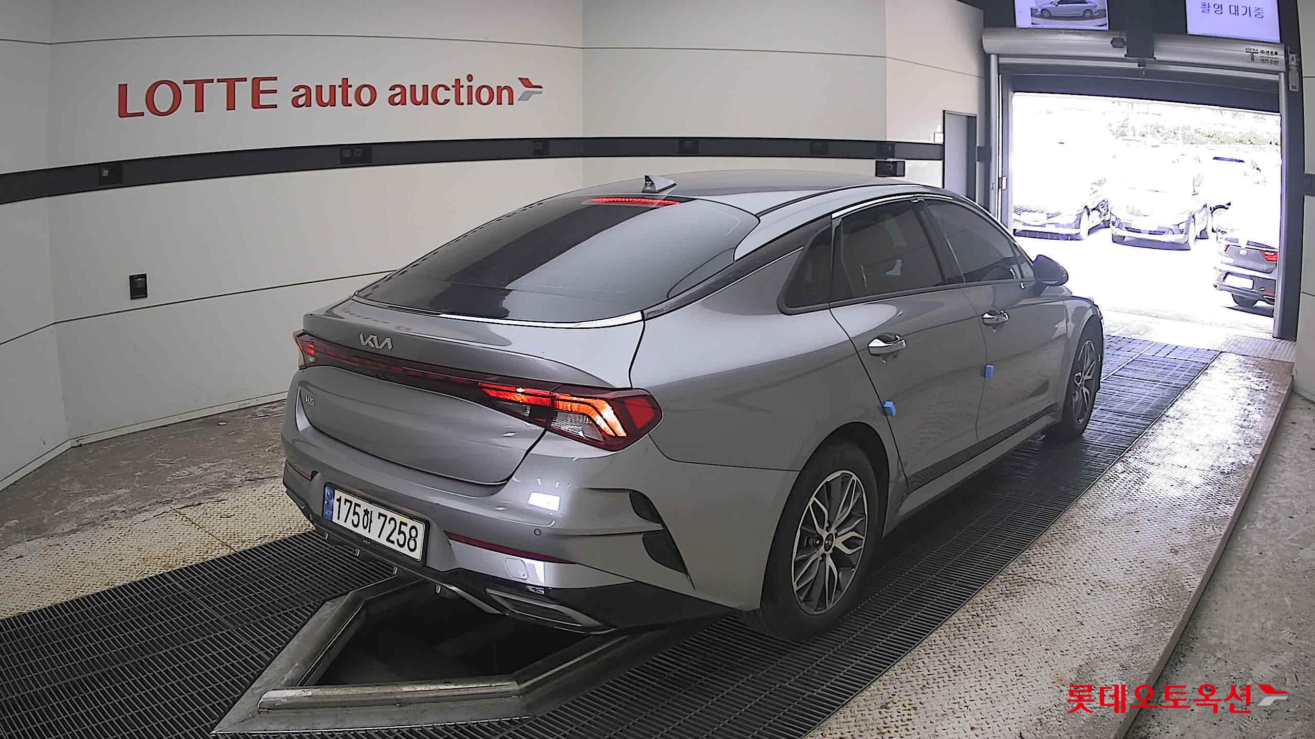2023 - kia k5