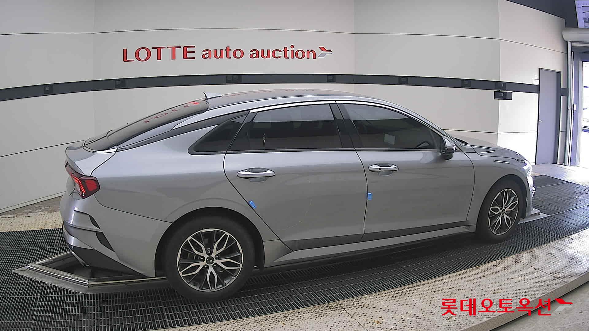 2023 - kia k5