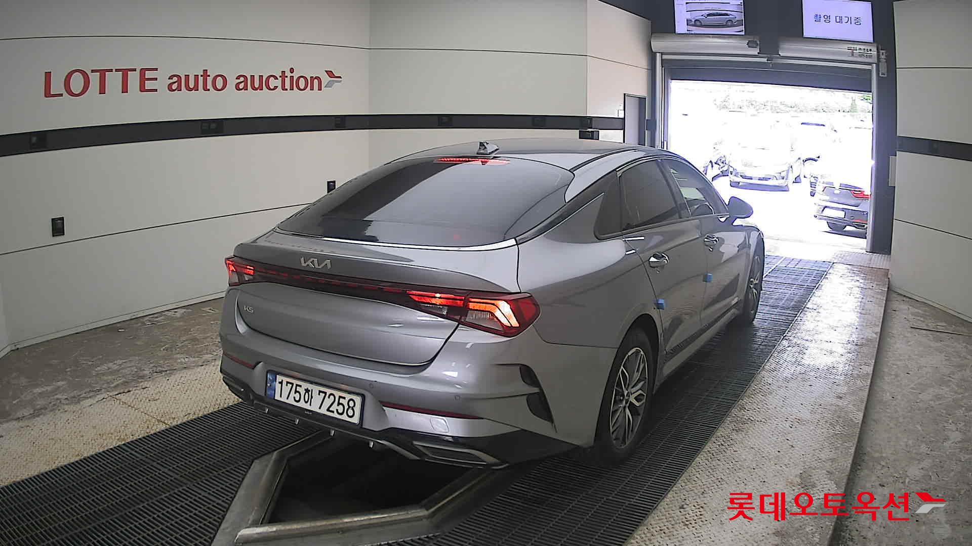 2023 - kia k5