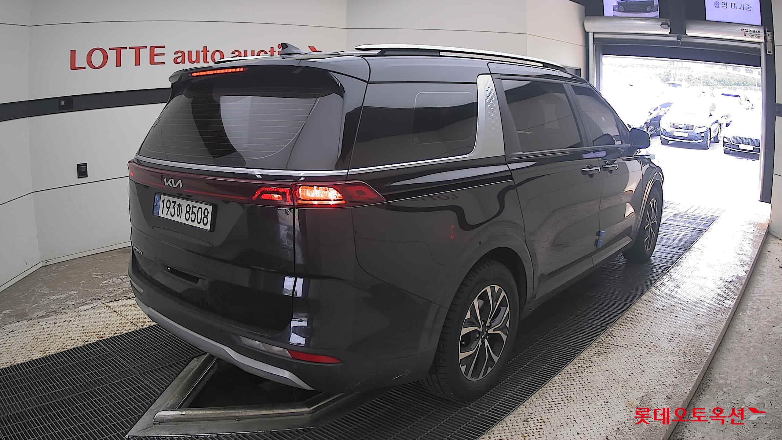 2022 - kia carnival