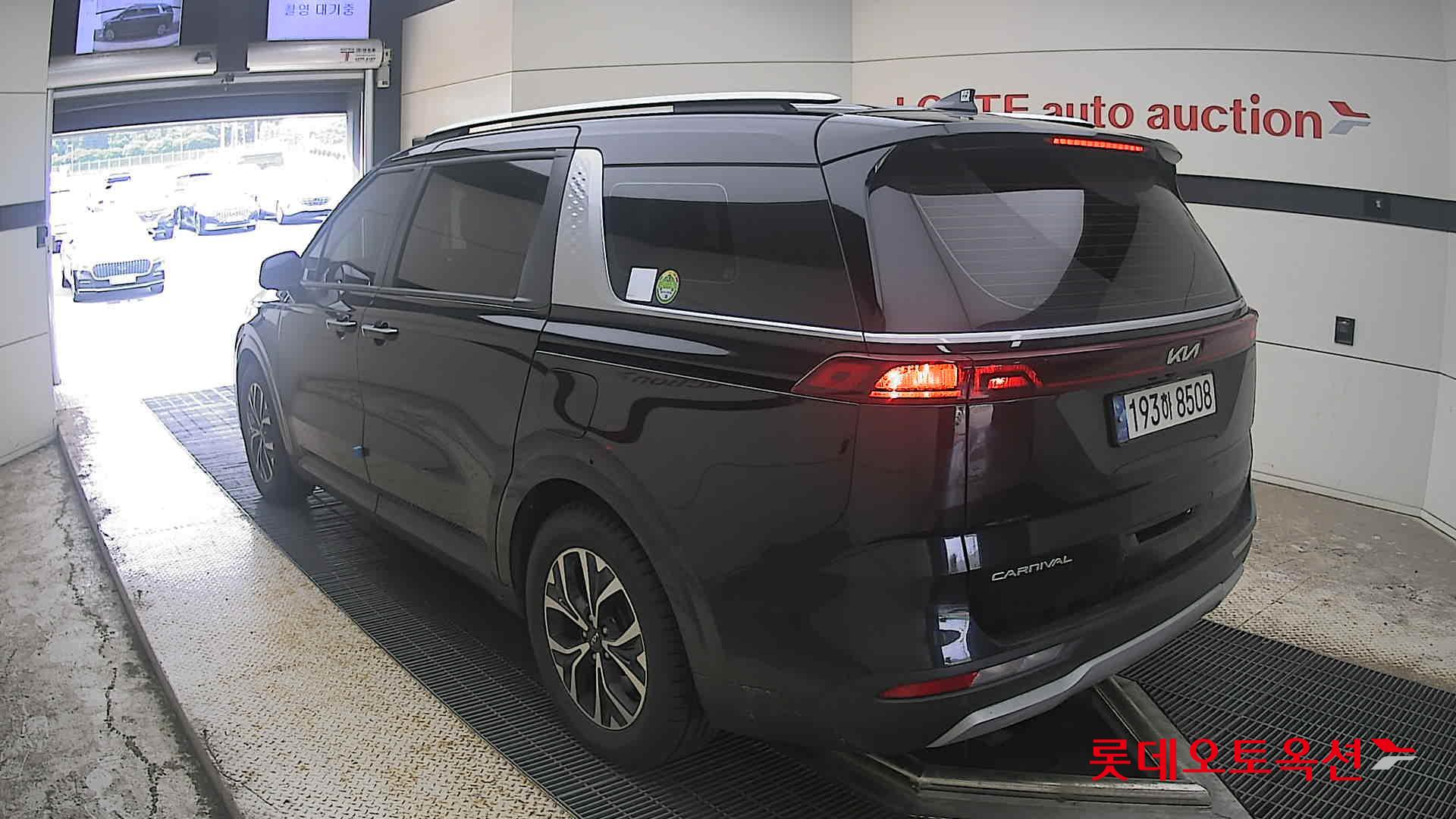 2022 - kia carnival